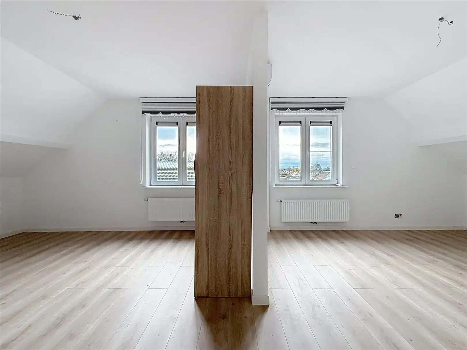 Ruime gerenoveerde woning, 5 slpks, 2 bdks, tuin, 11a 11ca  foto 20