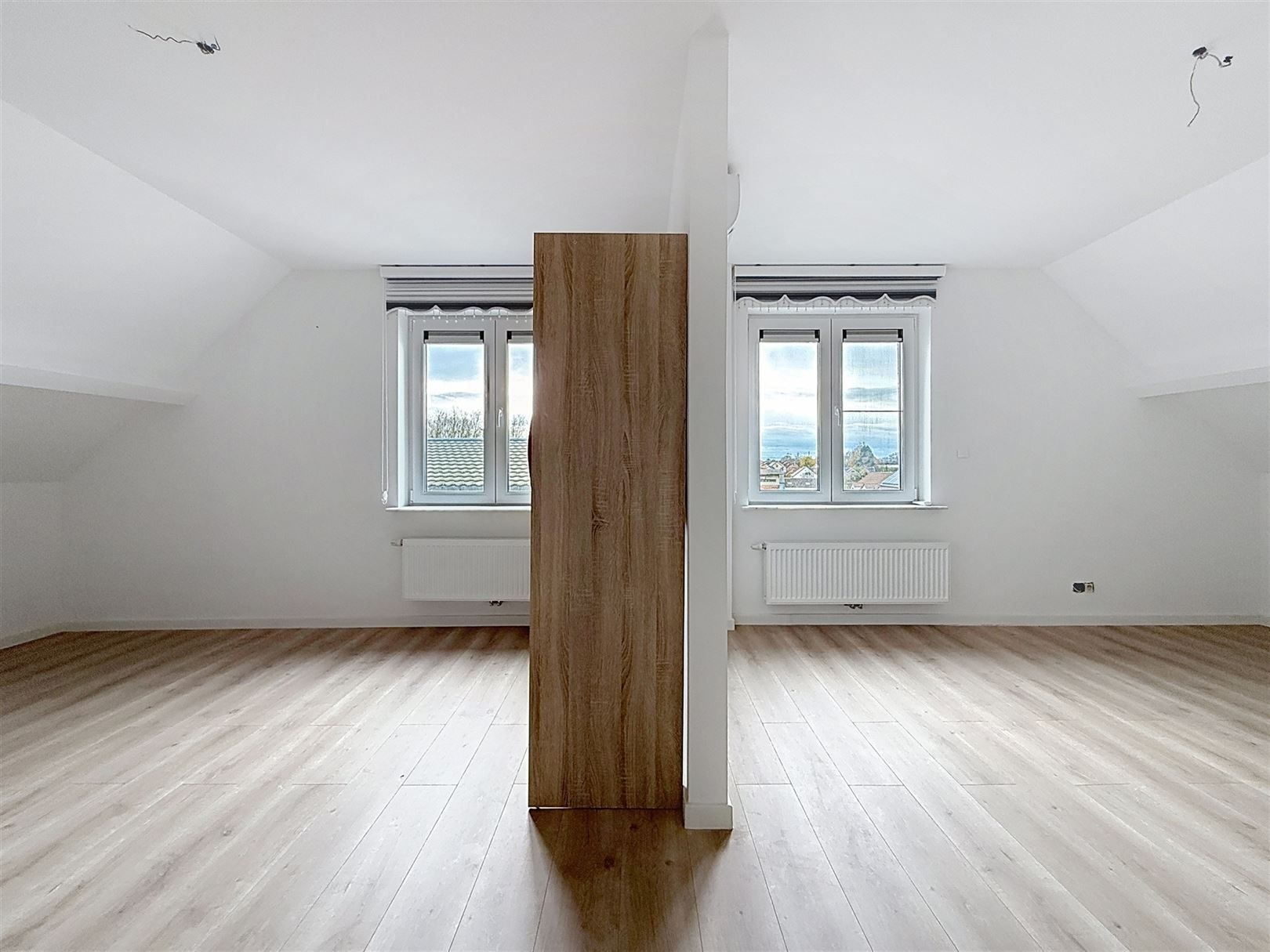 Ruime gerenoveerde woning, 5 slpks, 2 bdks, tuin, 11a 11ca  foto 20