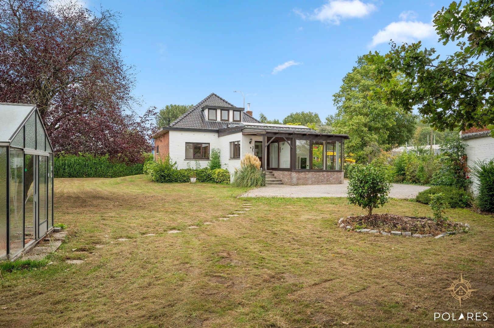 Open bebouwing met veel tuin foto 22