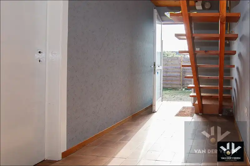 Te renoveren (uitbreidbare) woning (6% btw) met garage op een rustig gelegen perceel van +- 11are op wandelafstand van het centrum van Diepenbeek! foto 7