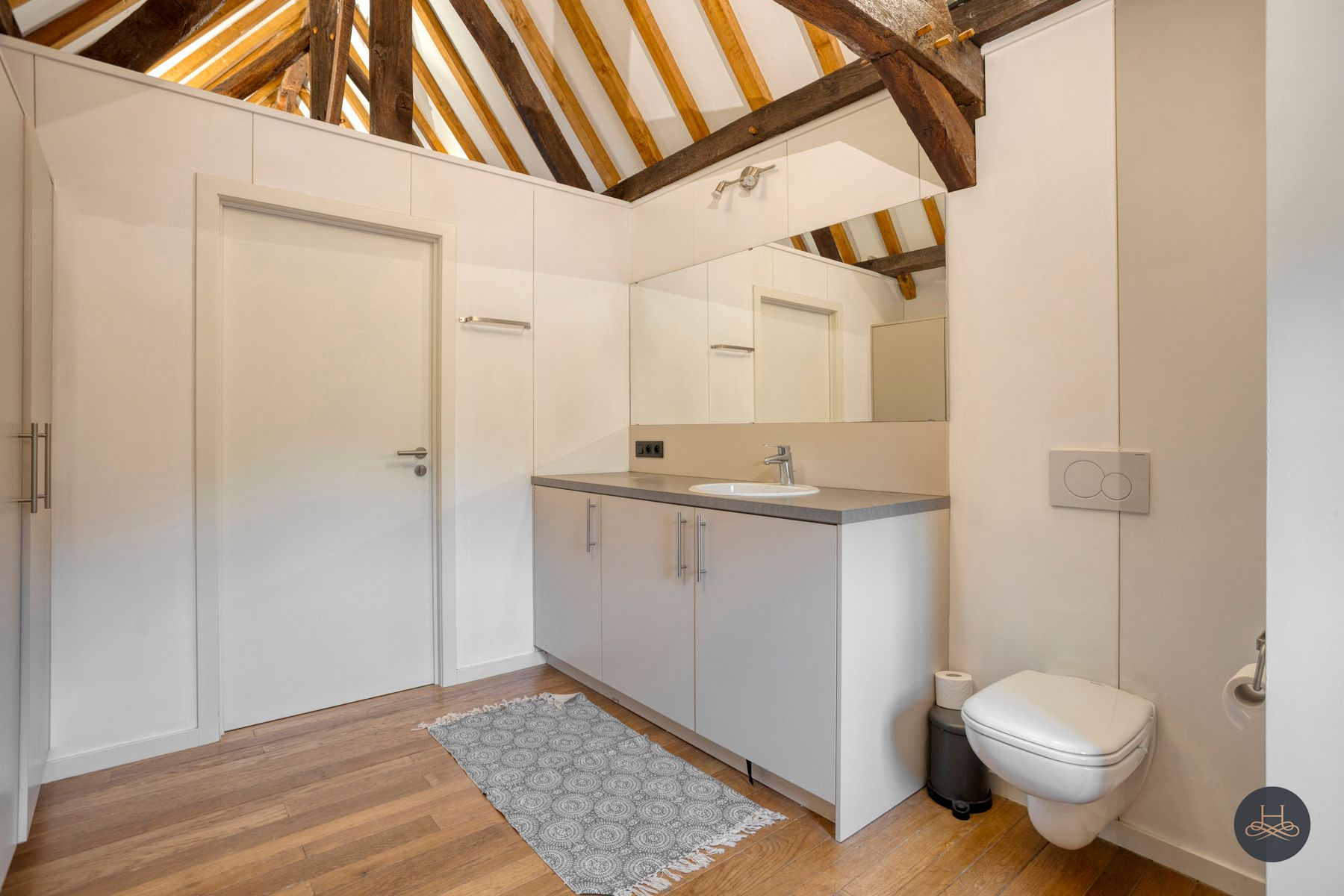 Historisch Begijnhofse torenhuis met tuin in Sint-Truiden foto 22