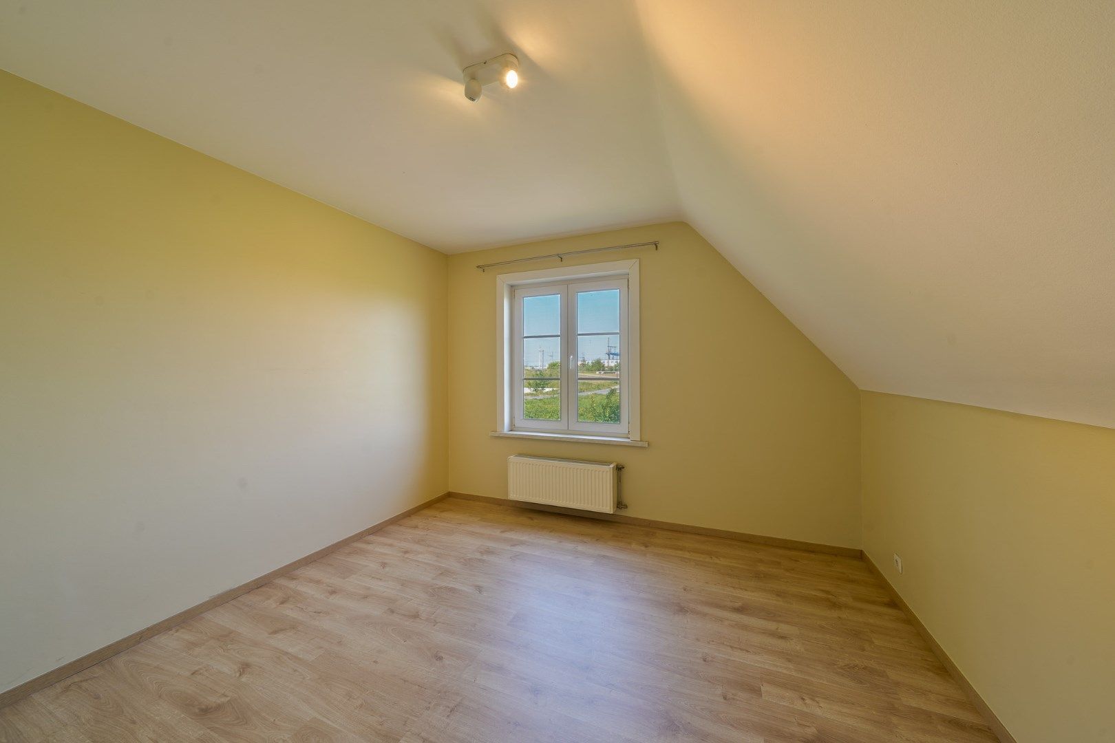Instapklare halfopen bebouwing met 3 slaapkamers in Oostende foto 11