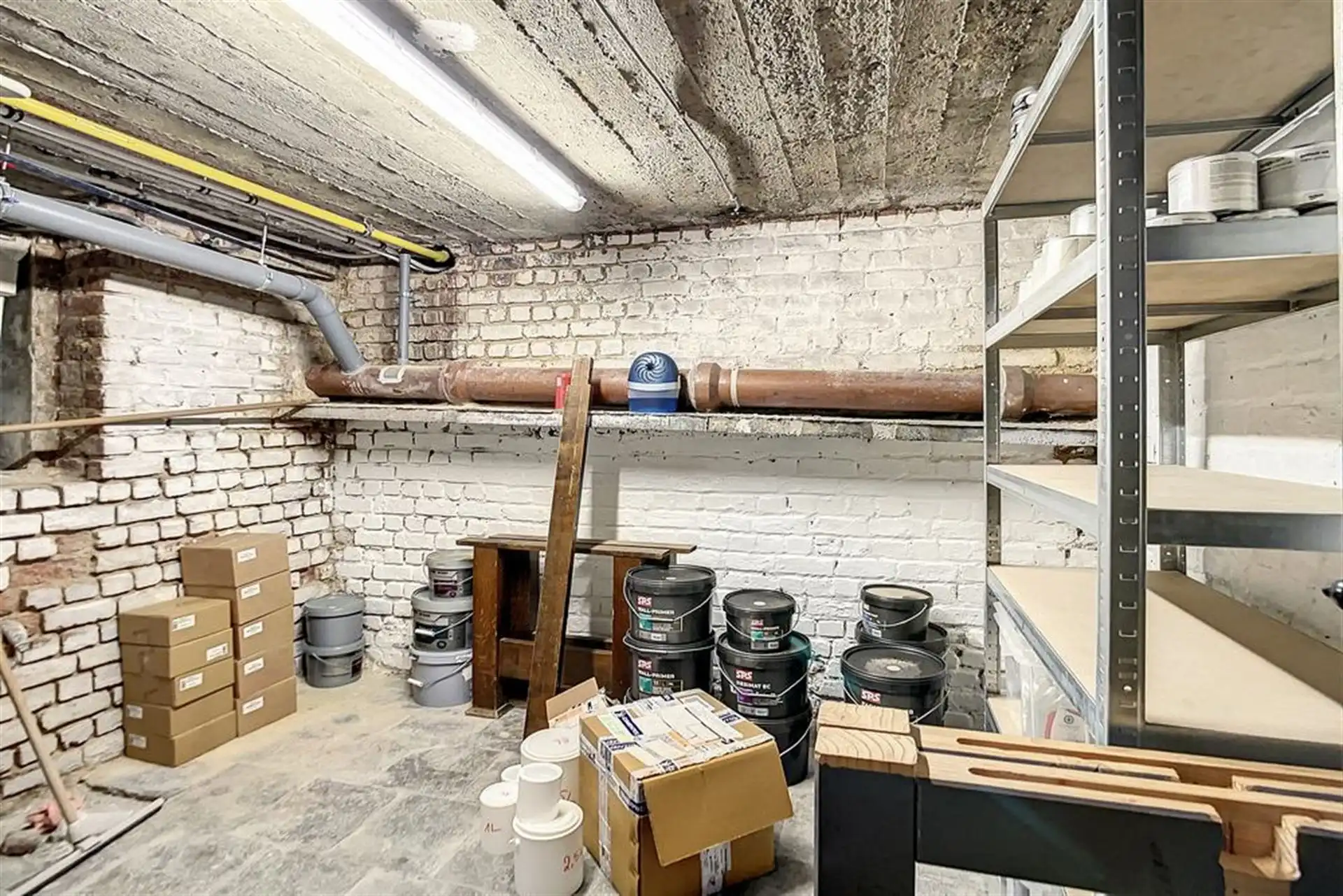 Opbrengstgebouw met handelsruimte en appartment foto 28