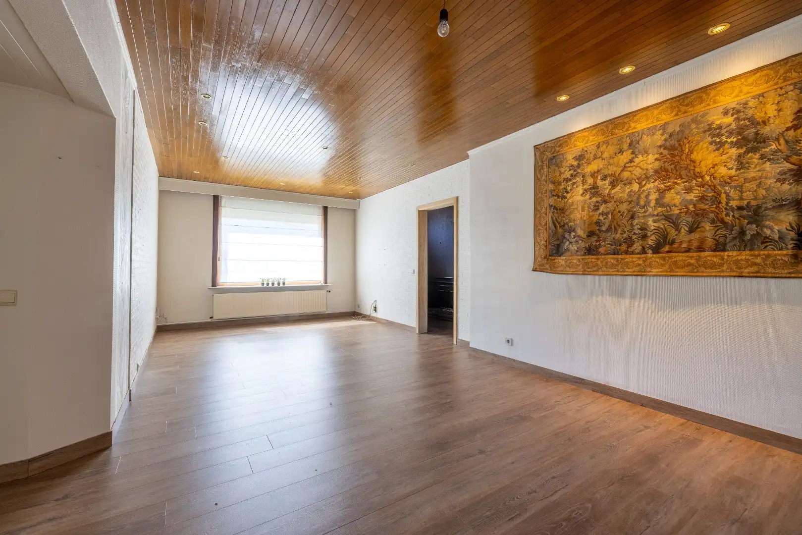 Leuke woning met 4 slk, grote garage en groot binnenterras foto 3