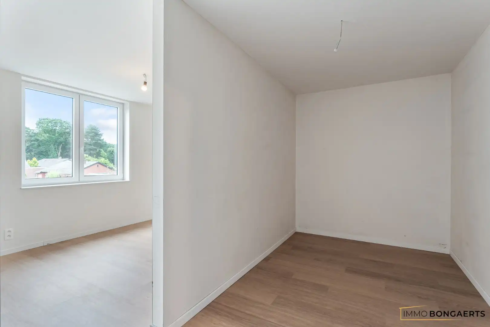 Volledig afgewerkte nieuwbouwwoning met 4 slaapkamers. foto 18