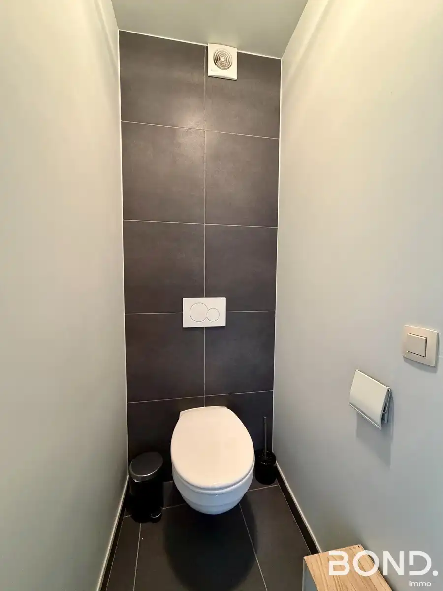 Vernieuwd appartement met 1 slaapkamer in hartje Leuven! foto 9