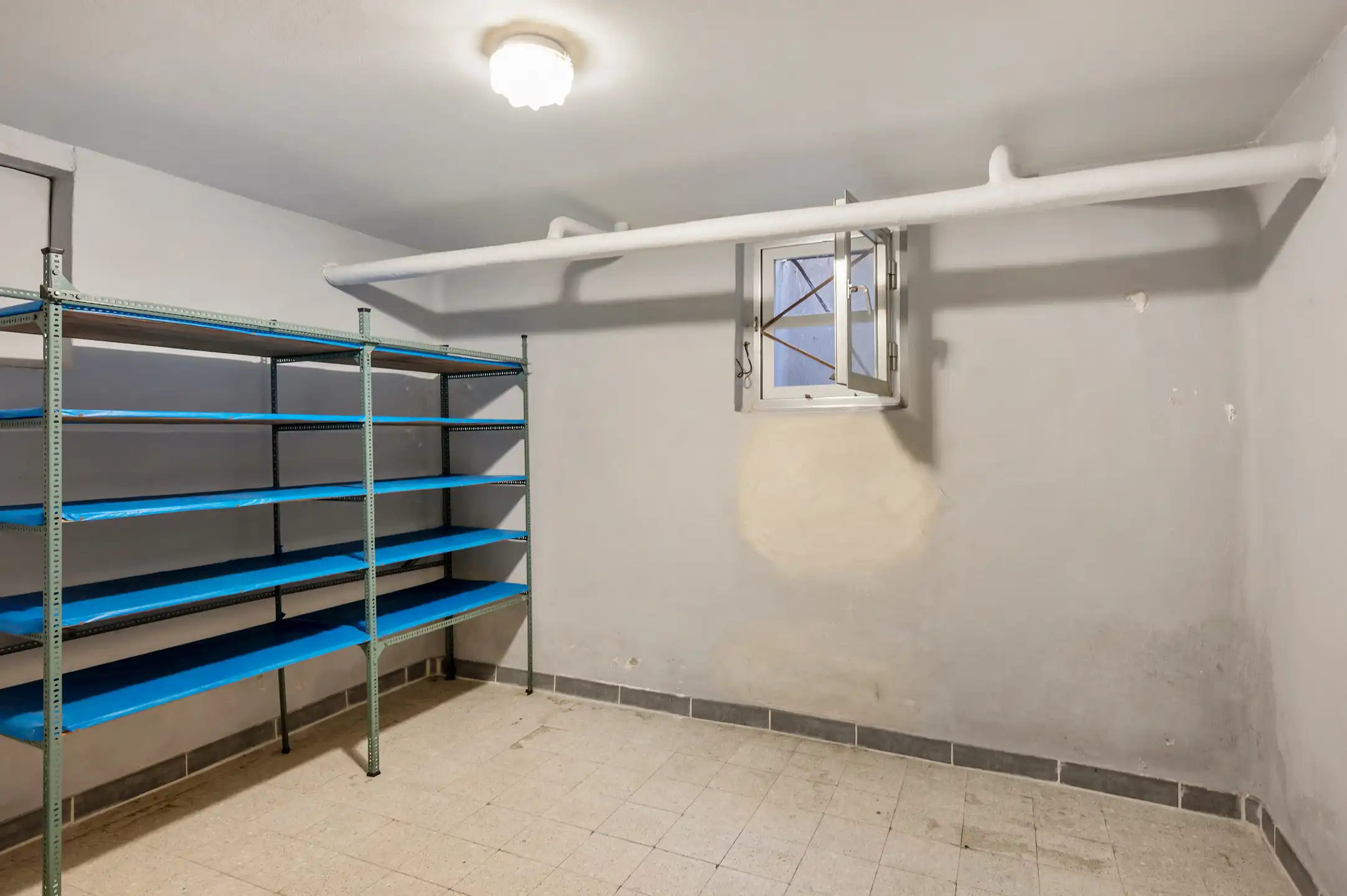 Goed onderhouden gelijkvloerse woning met 4 slaapkamers foto 24