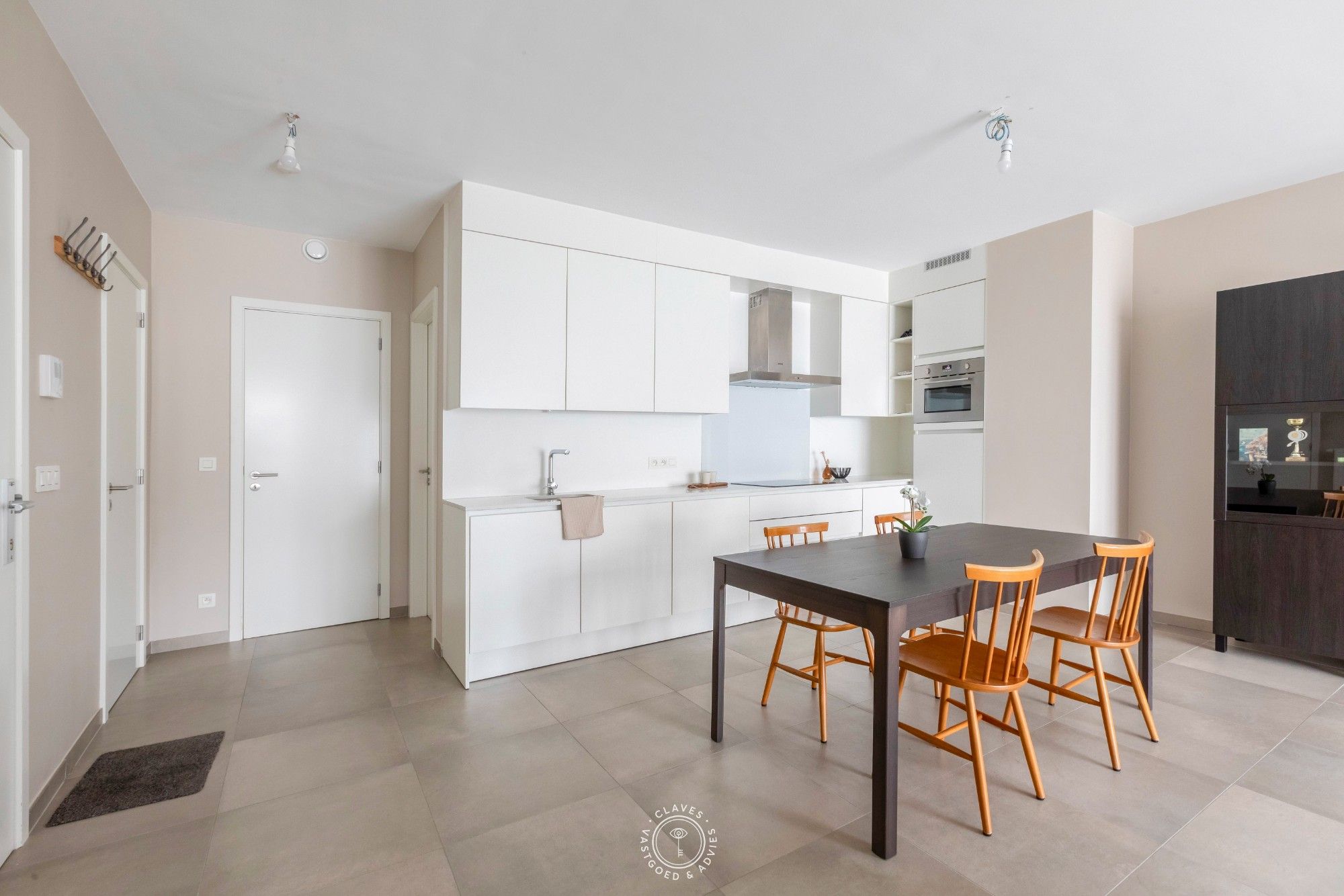 Modern appartement met 2 slaapkamers, groot terras en garagebox op centrale ligging in Sint-Niklaas foto 4
