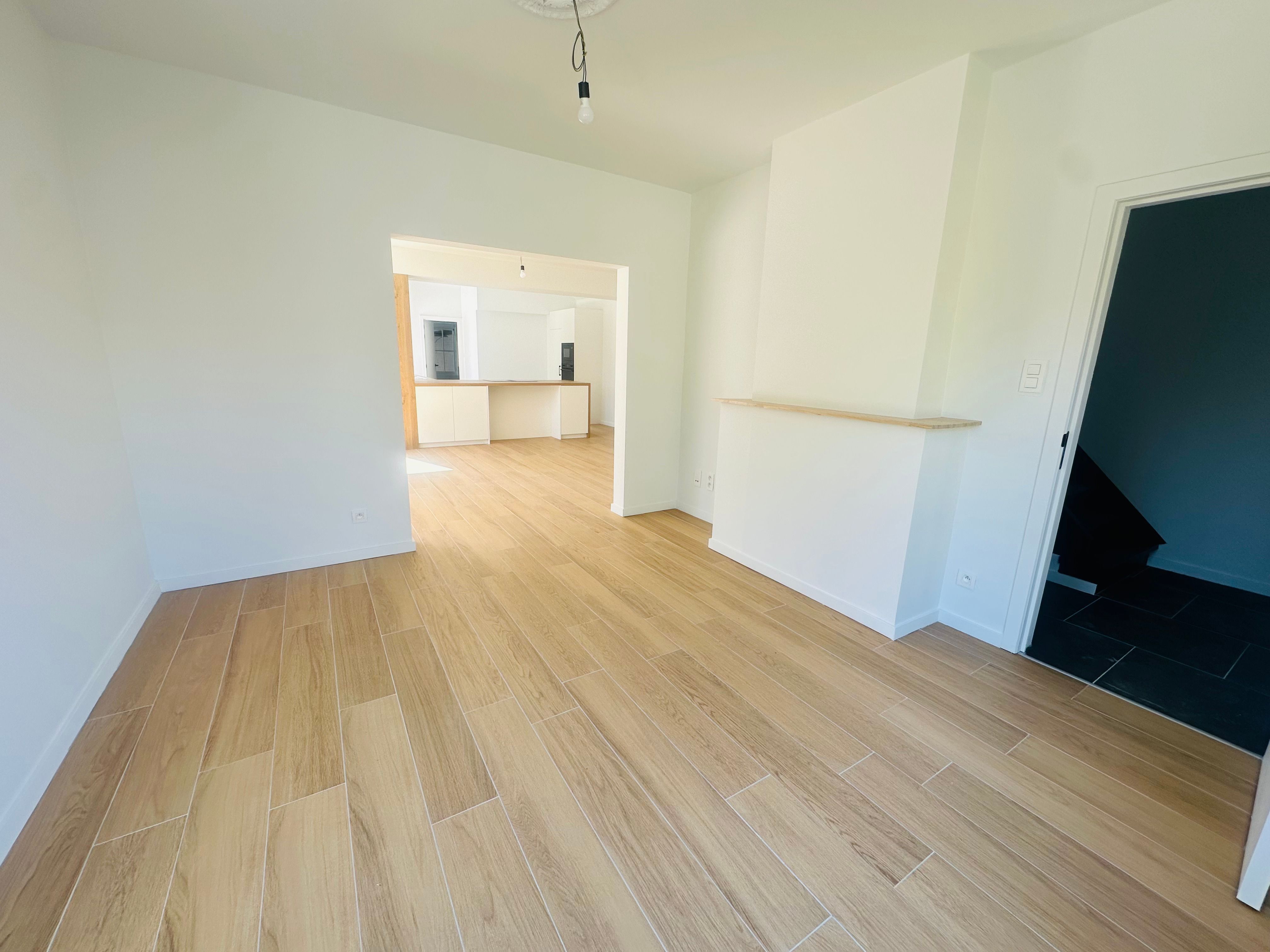 Instapklare, recent gerenoveerde woning op toplocatie in Laarne foto 5