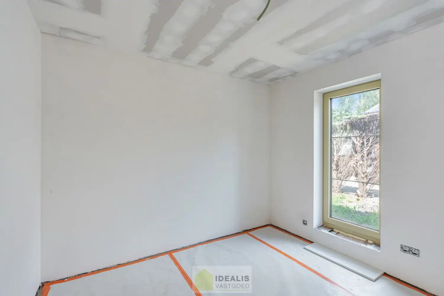 Schitterend volledig vernieuwde woning met 3 ruime slaapkamers foto 24