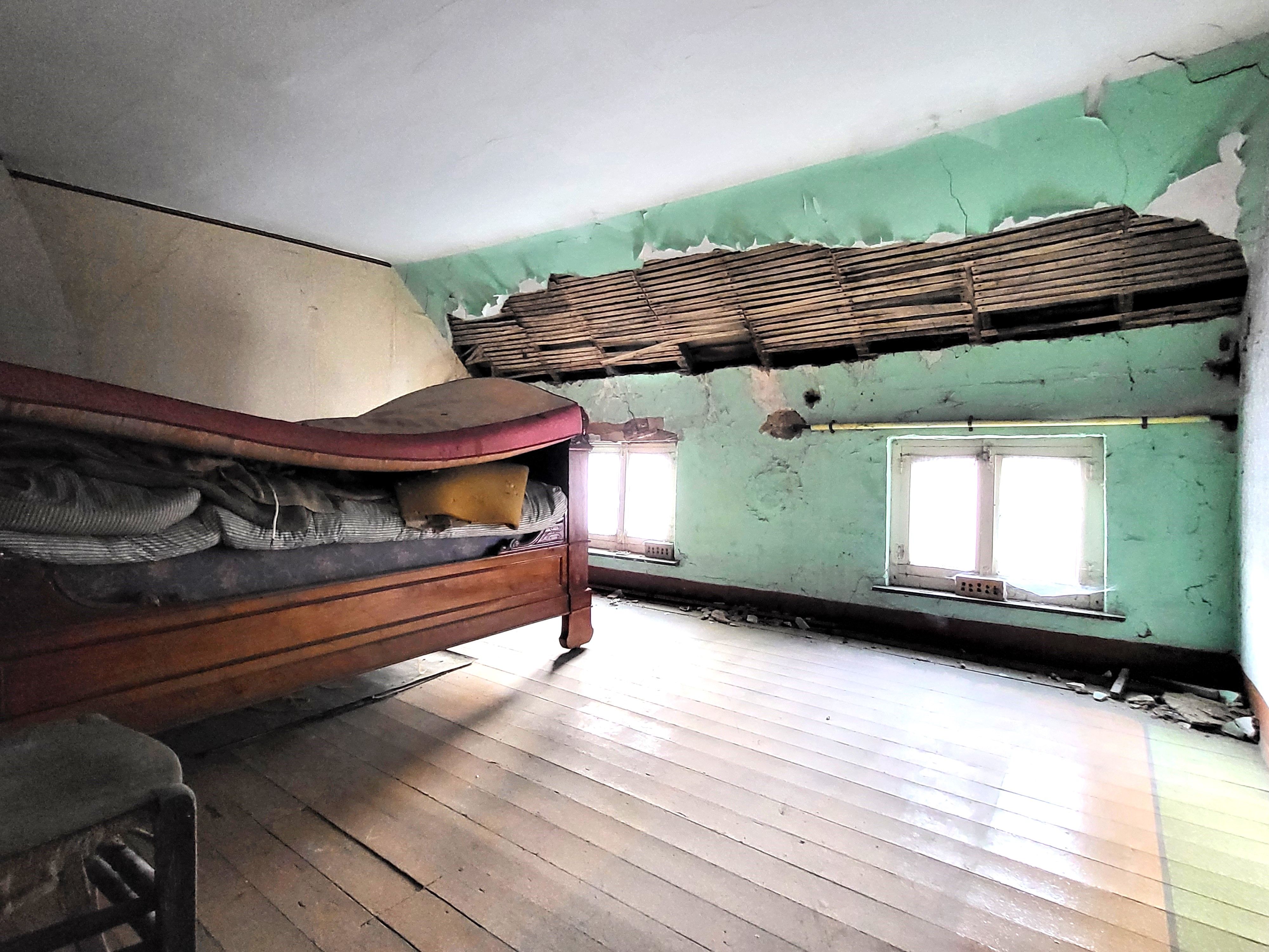 Prachtig te renoveren burgerwoning op 318m² met ruime garage en stalling. foto 23