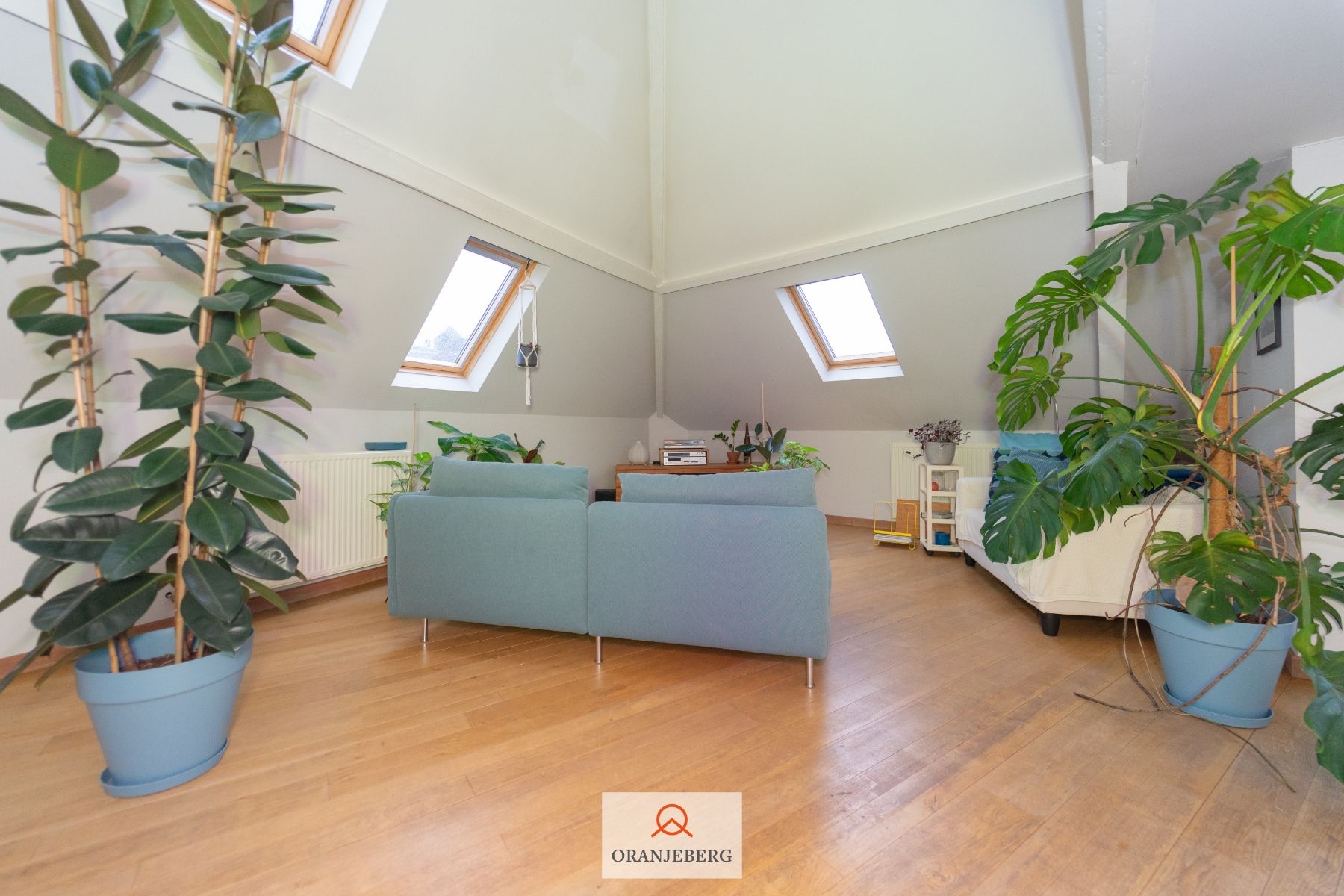 Prachtig BEMEUBELD dakappartement met terras vlakbij Zuid foto 13