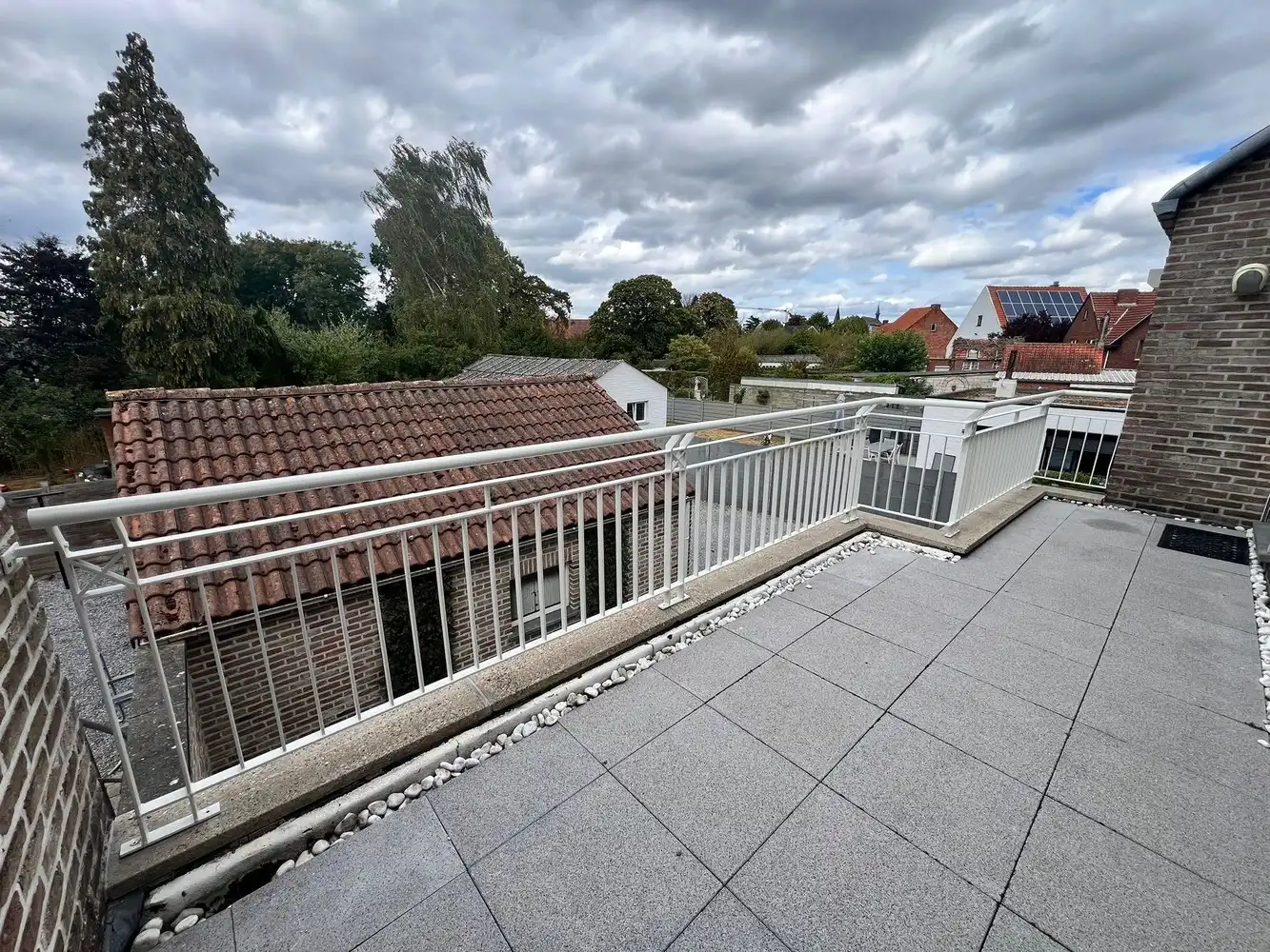 Zeer ruime huurwoning met o.a. 3 slpks en garage foto 9