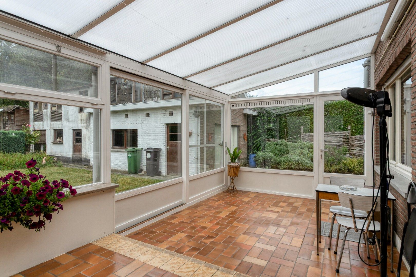 HOB op 602m² nabij scholen, station, winkels foto 8