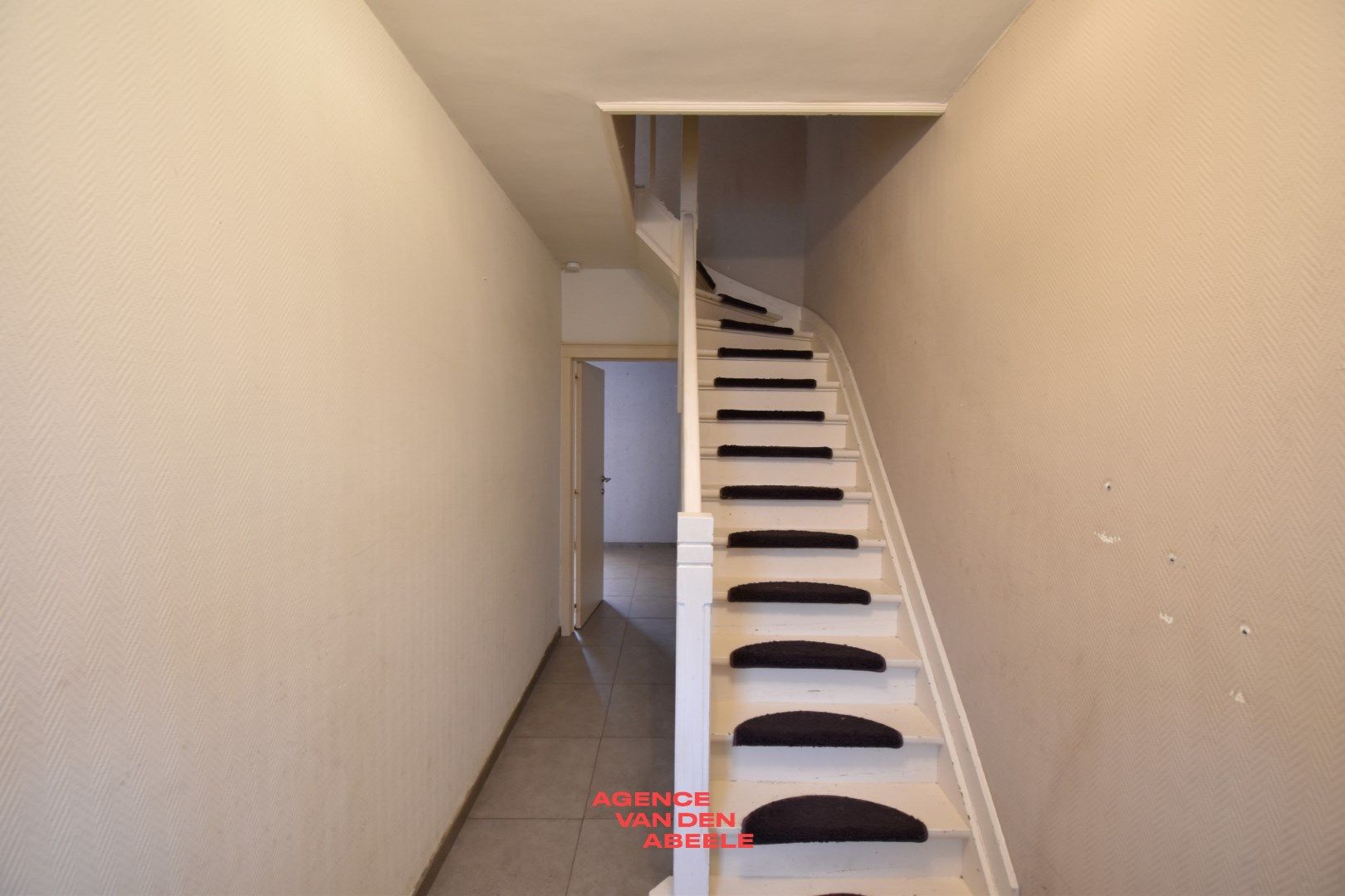 Woning met tuin op goede locatie! foto 12