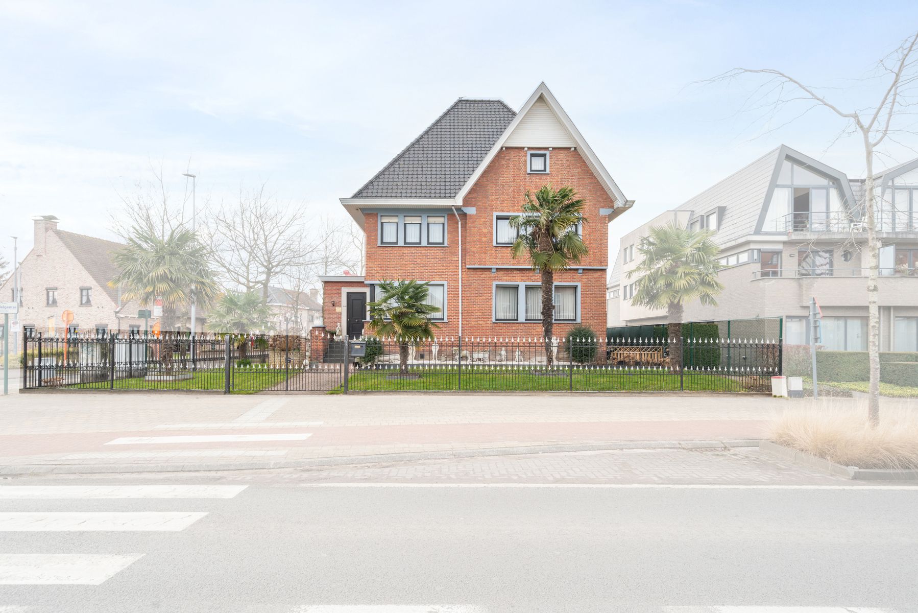 Klassieke, Charmante Vrijstaande Villa te Koop in het geliefde Merelbeke. foto 2