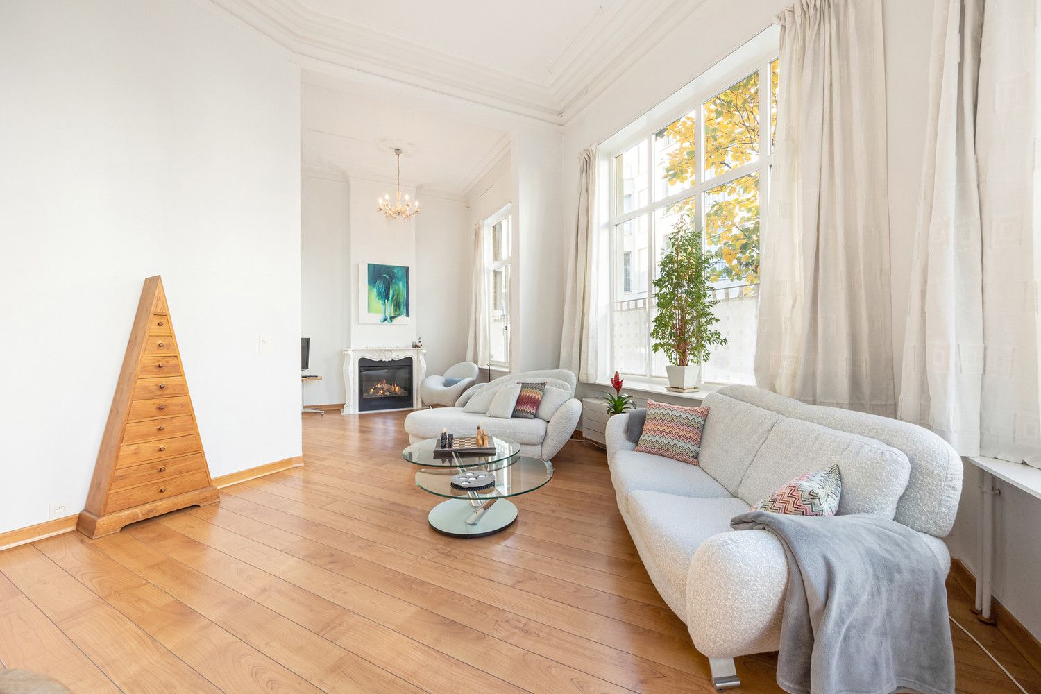 Karaktervolle en lumineuze burgerwoning (262m²) met aangename buitenruimte op hoeklocatie in hartje Zurenborg foto 6