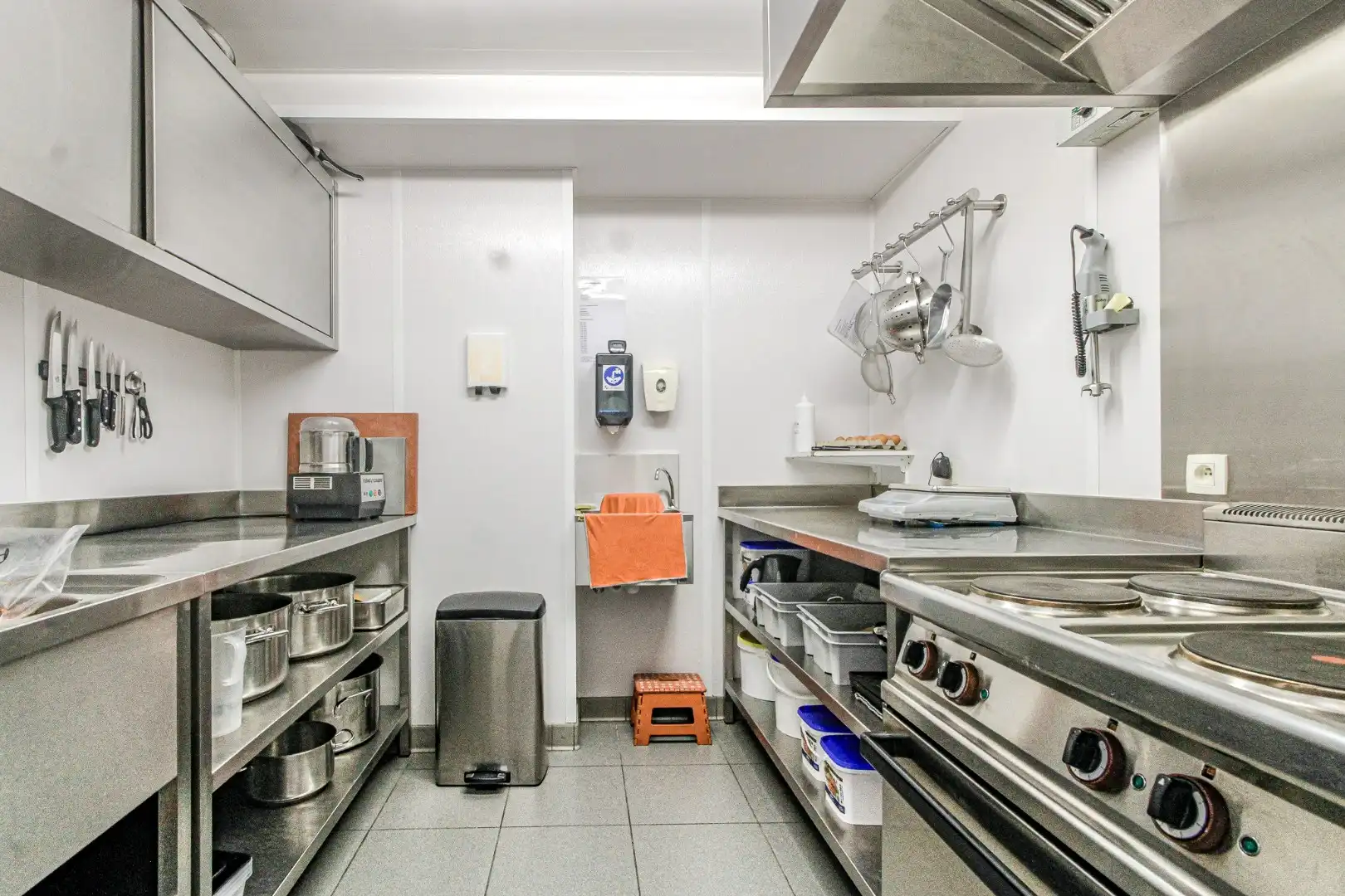 Volledig uitgeruste slagerij te koop S Dupuisstraat 14 Knokke foto 15