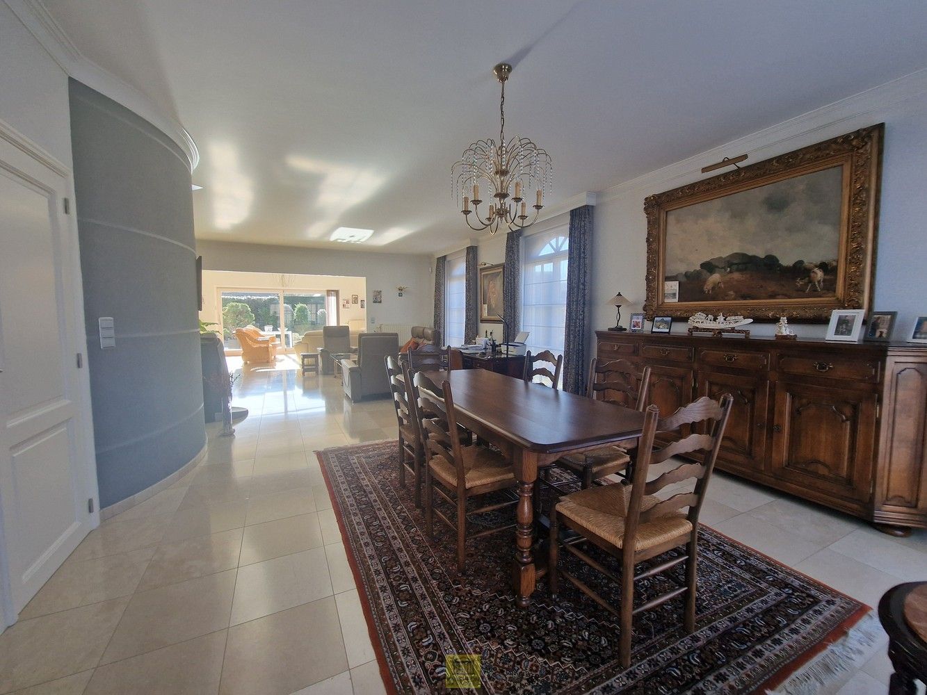 Charmante ruime villa in rustige, doodlopende straat foto 10