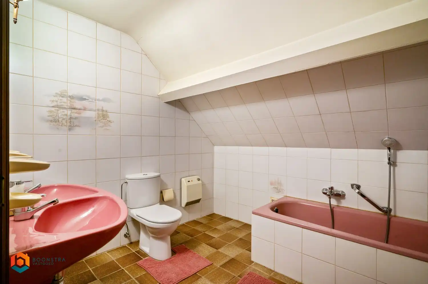 Te renoveren woning met 4 slpkrs en magazijn van 360m² op ruim perceel van 5730m² foto 22