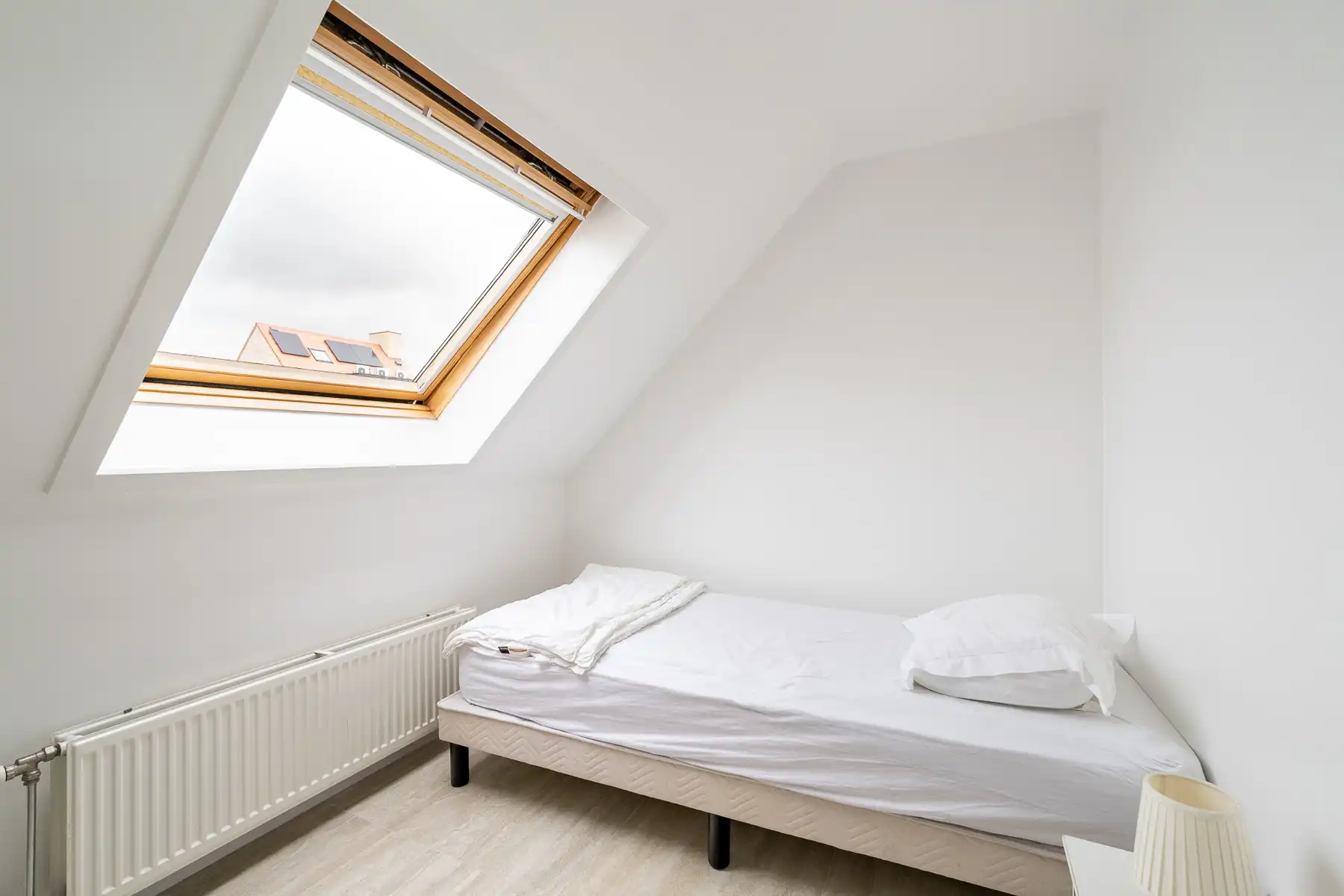 Rustig gelegen, gemeubelde bel-etage woning met garage  foto 25
