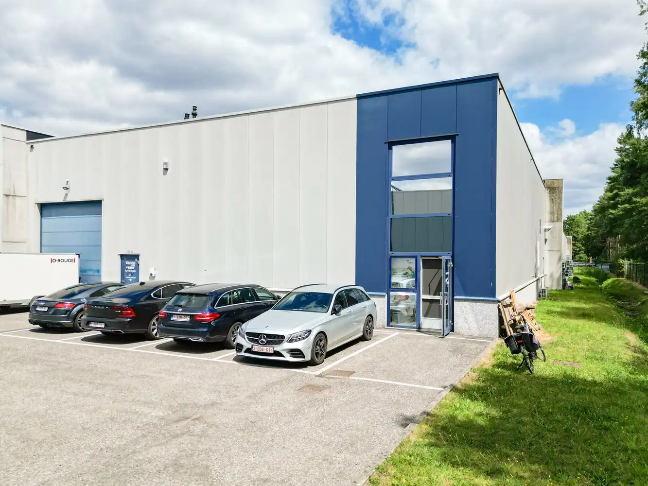 512m² bedrijfsgebouw met kantoren foto 9