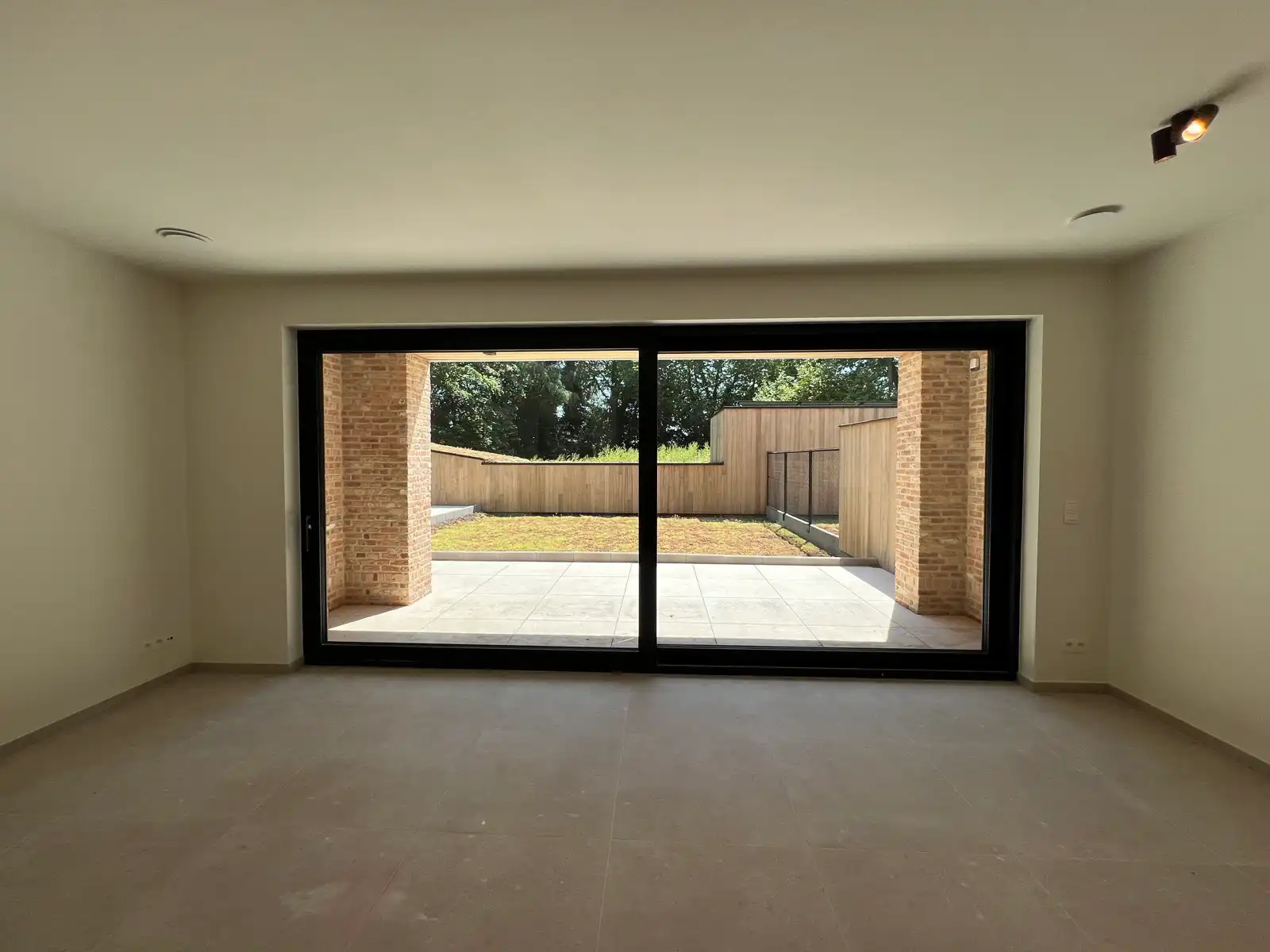 Luxueus nieuwbouw GLV met 1 slpk, terras, berging en parking foto 7