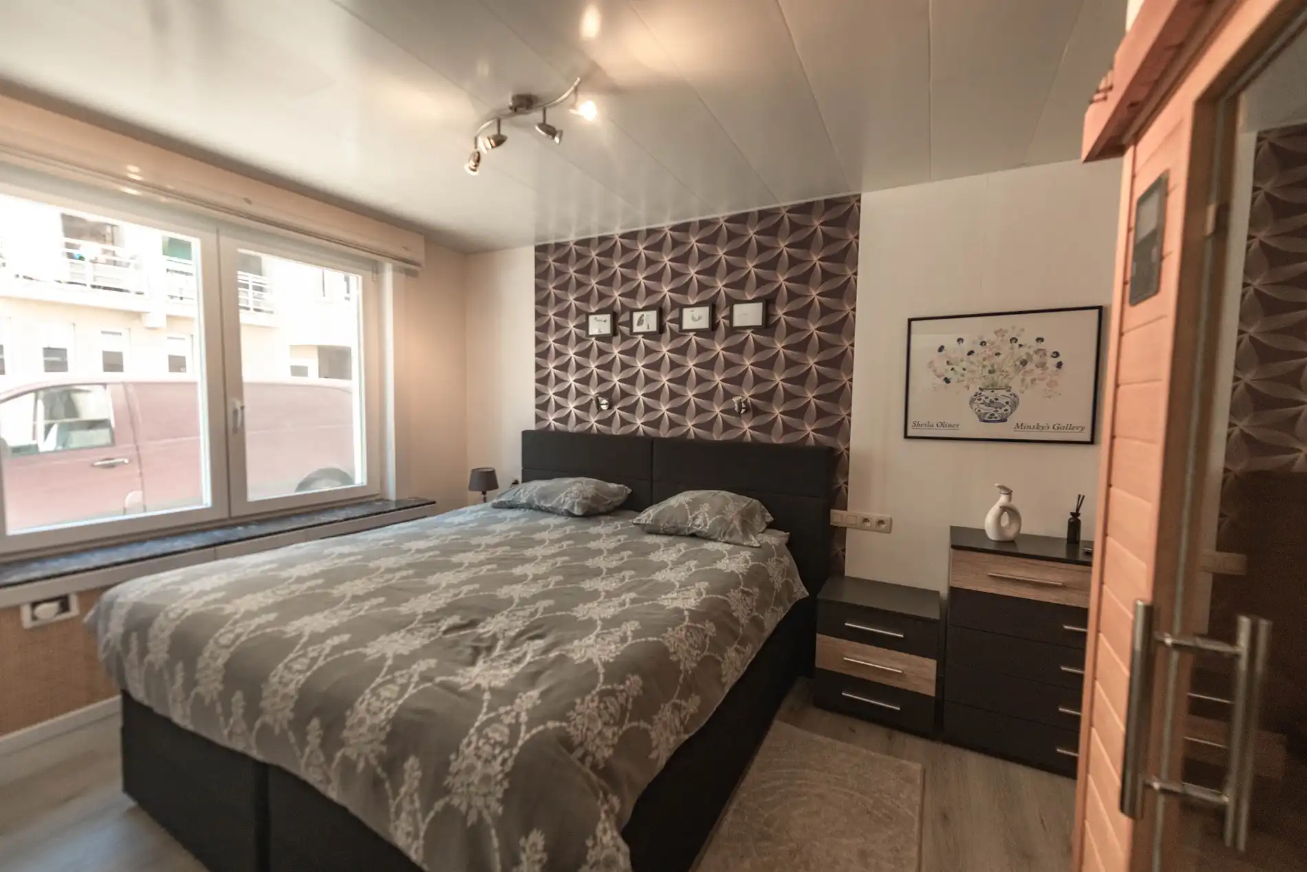 Ruim modern appartement met 3 slaapkamers en terras foto 9