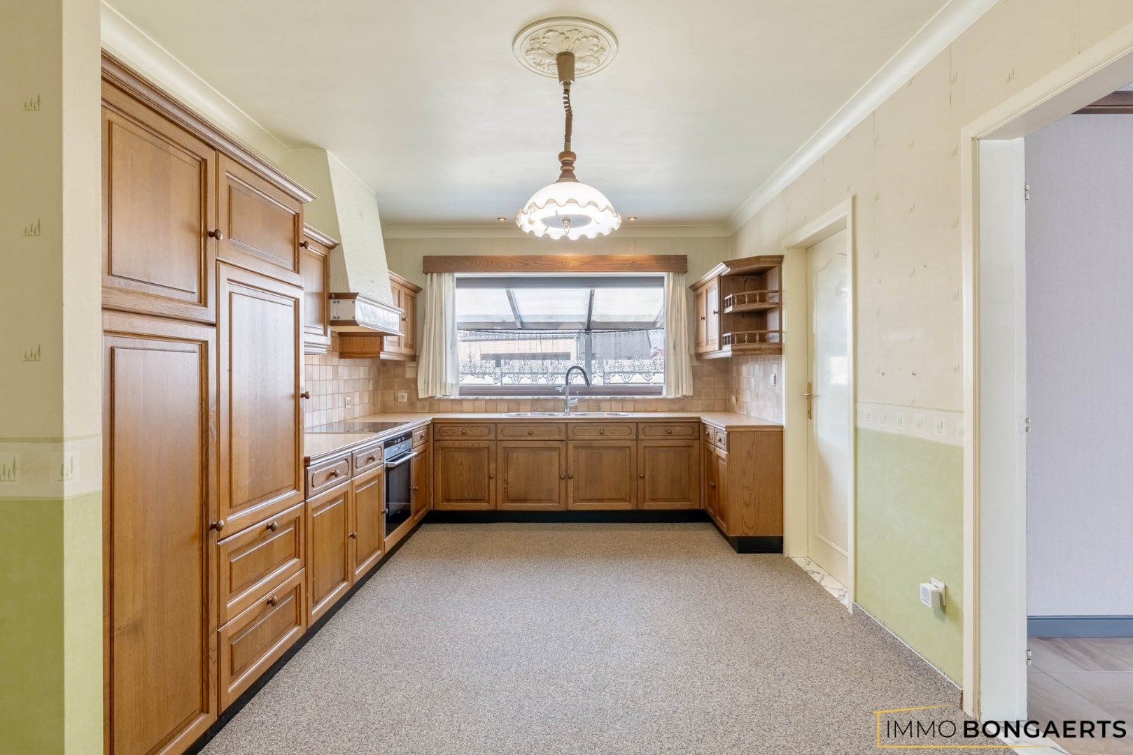 Ruime woning met drie slaapkamers foto 6