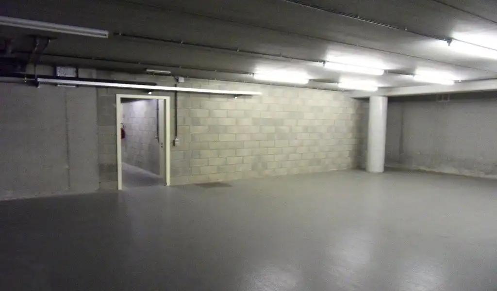 Ingedeelde kantoorruimte te huur in Clinton Park in Roeselare foto 11