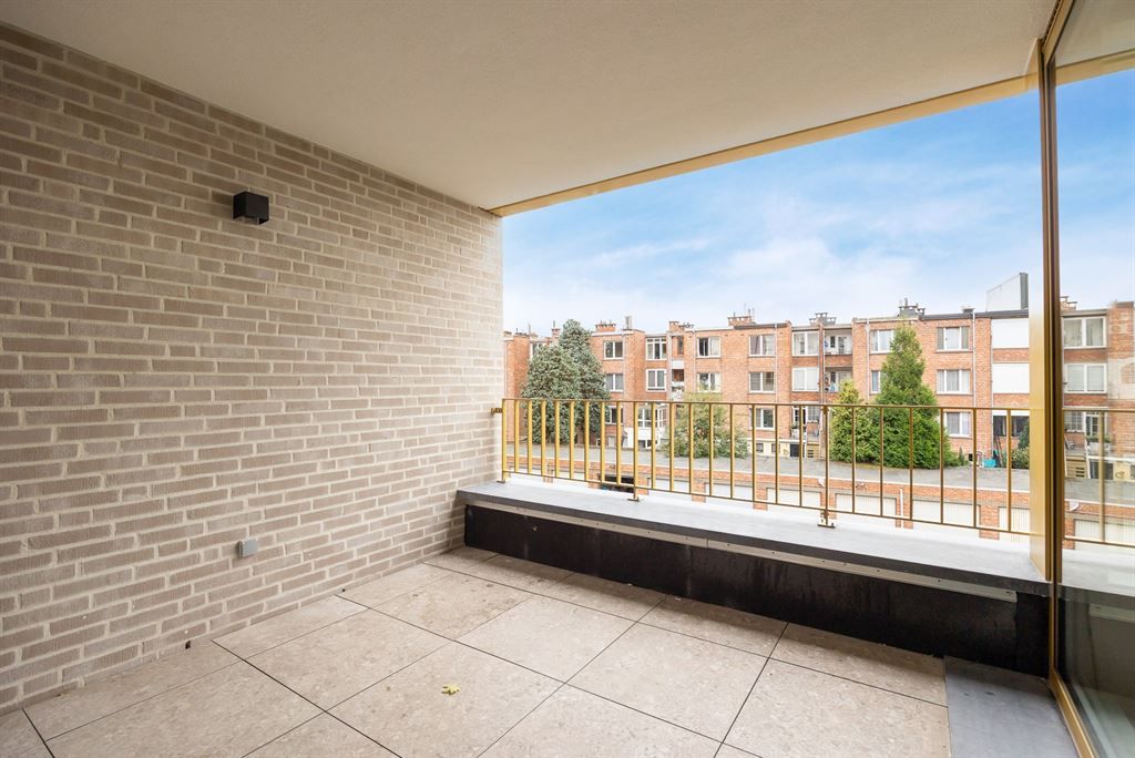 Ruim 3-slaapkamer appartement met luxe afwerking foto 3