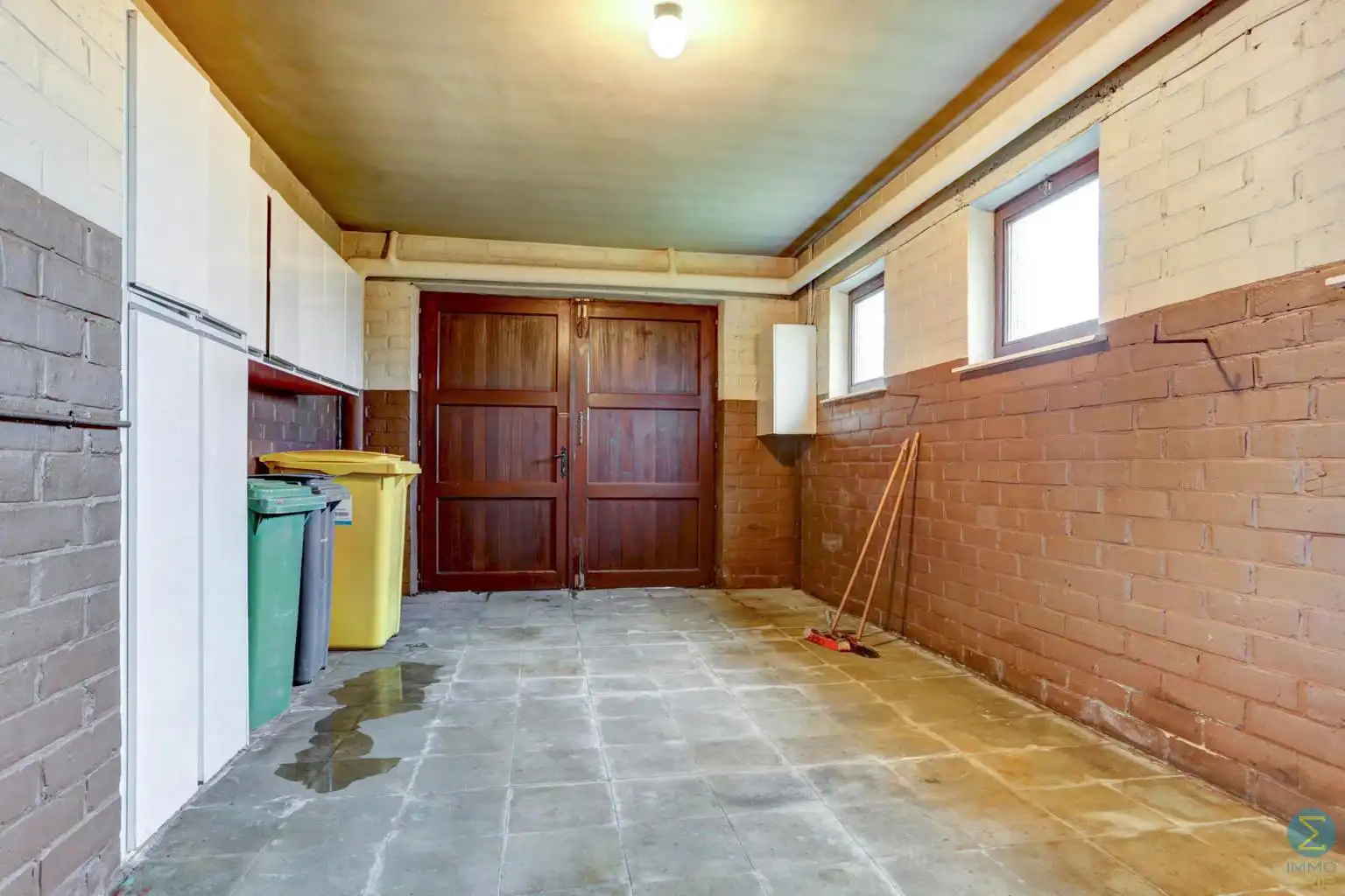 Te renoveren woning met potentieel, 4 ruime slpks op 898m² foto 9