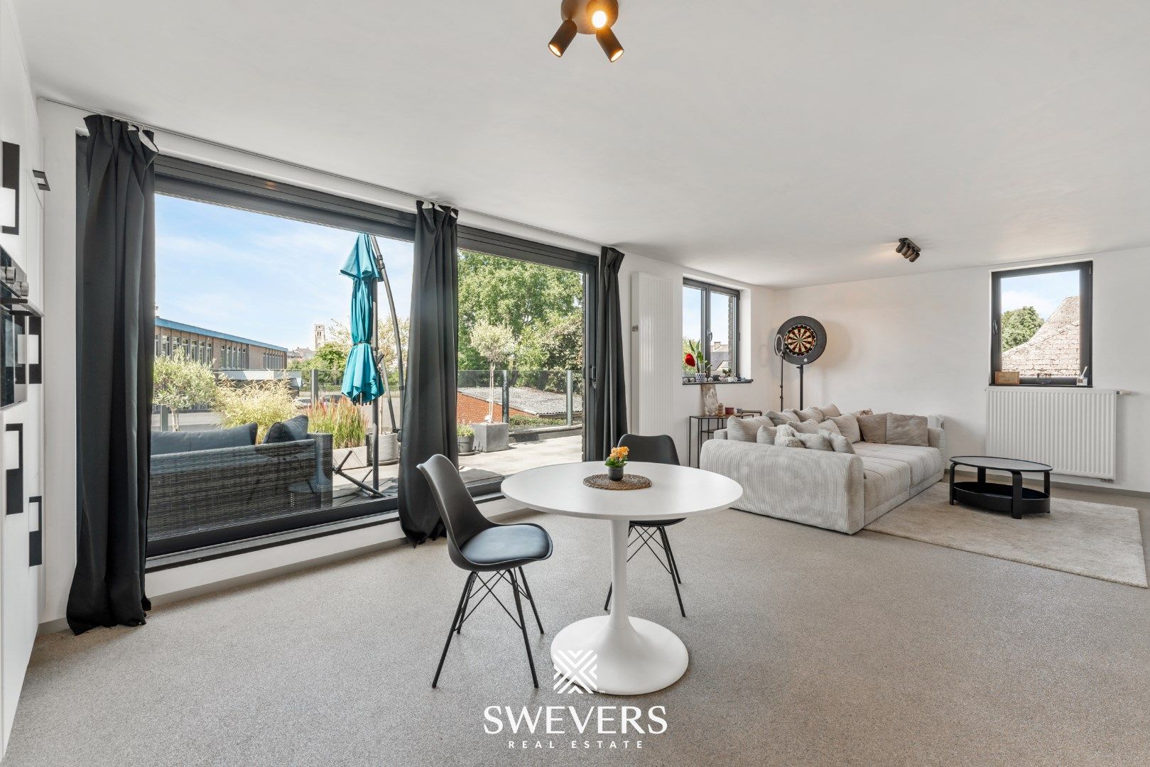 Instapklaar appartement met groot terras in hartje Tongeren foto 5