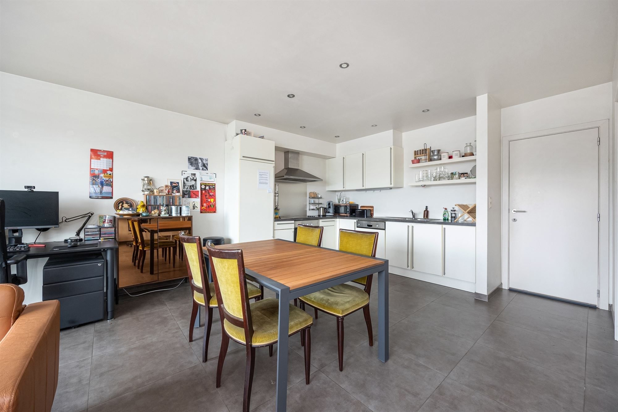 Modern appartement met terras en parking in Mechelen foto 5