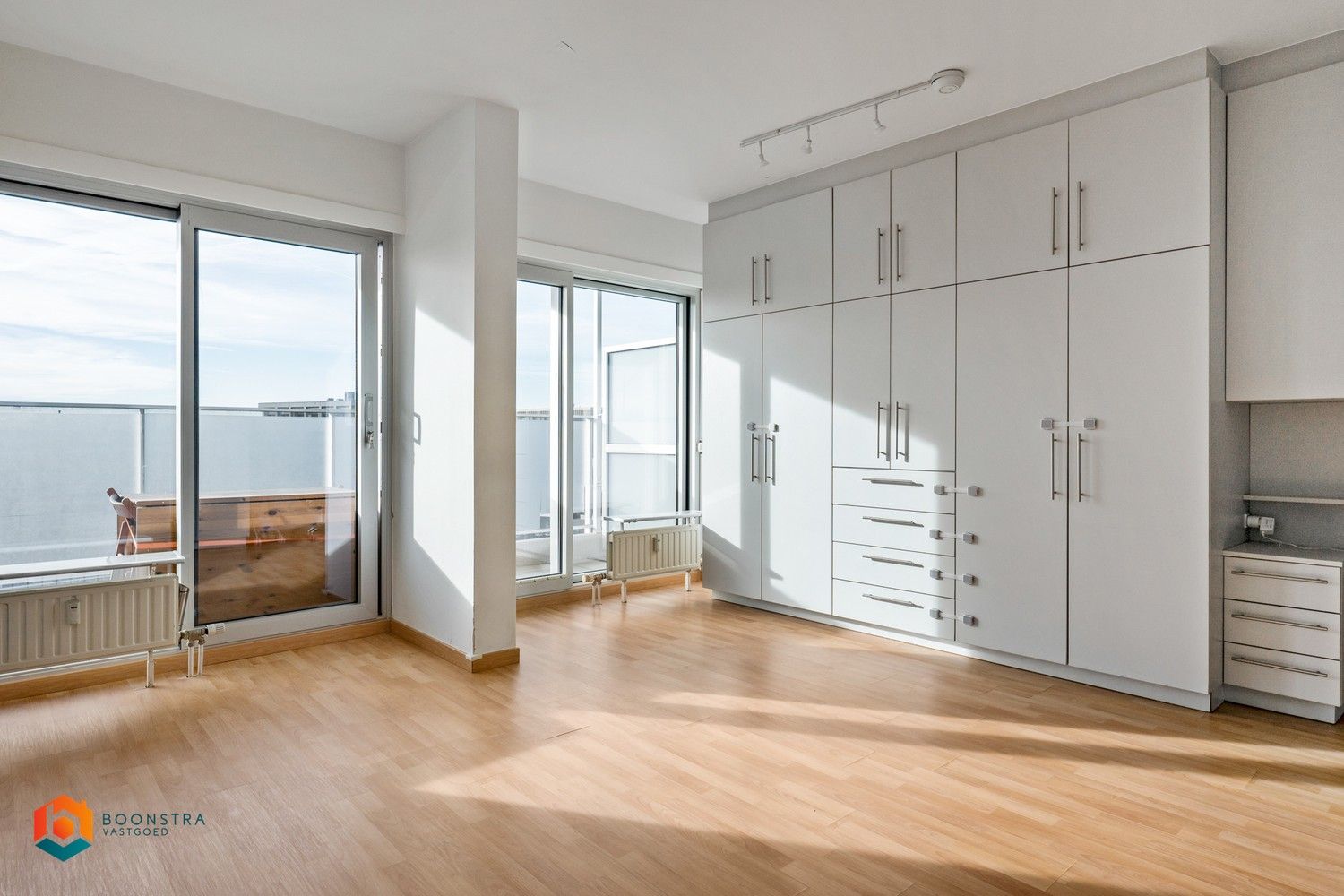 Ruim app met 2 slpkrs en terras foto 15