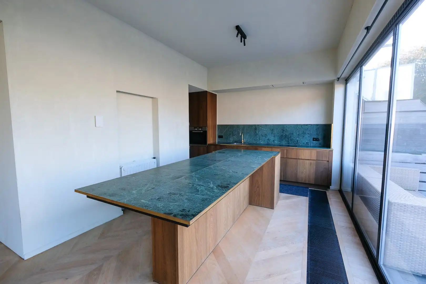 Luxueus appartement te huur op topligging in Maldegem! foto 6