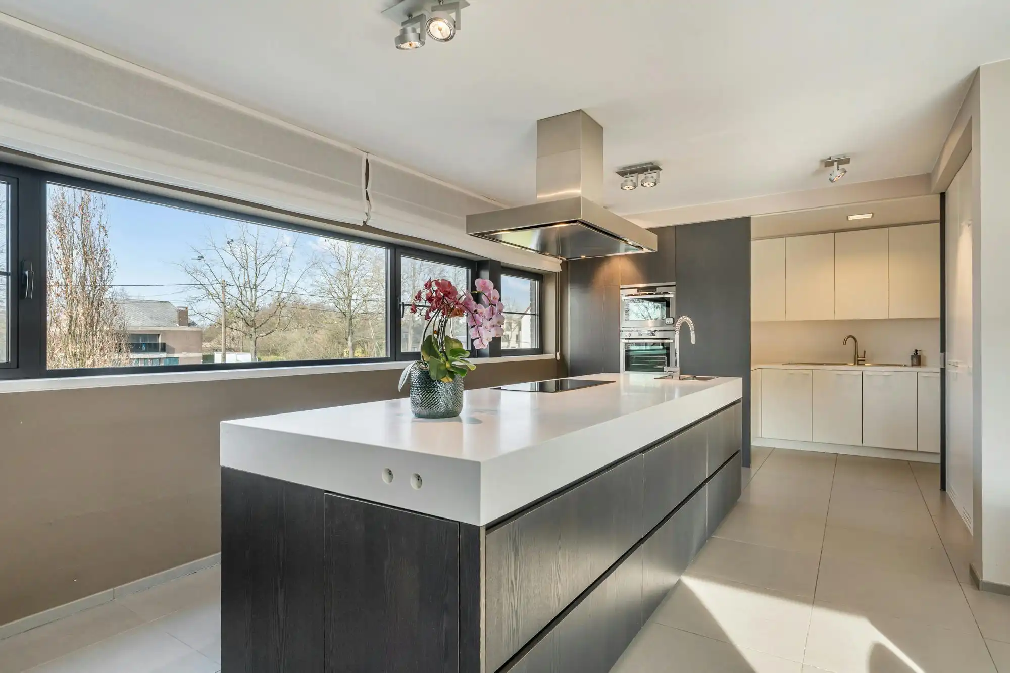 Exclusief duplexappartement met zonneterras en tuin op toplocatie in Genk foto 9