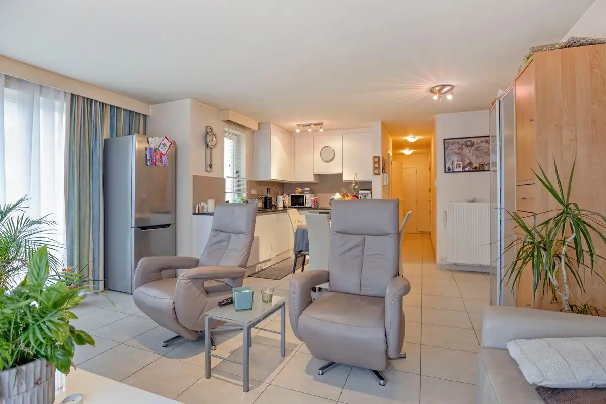 Gemeubeld hoek appartement met twee slaapkamers foto 10