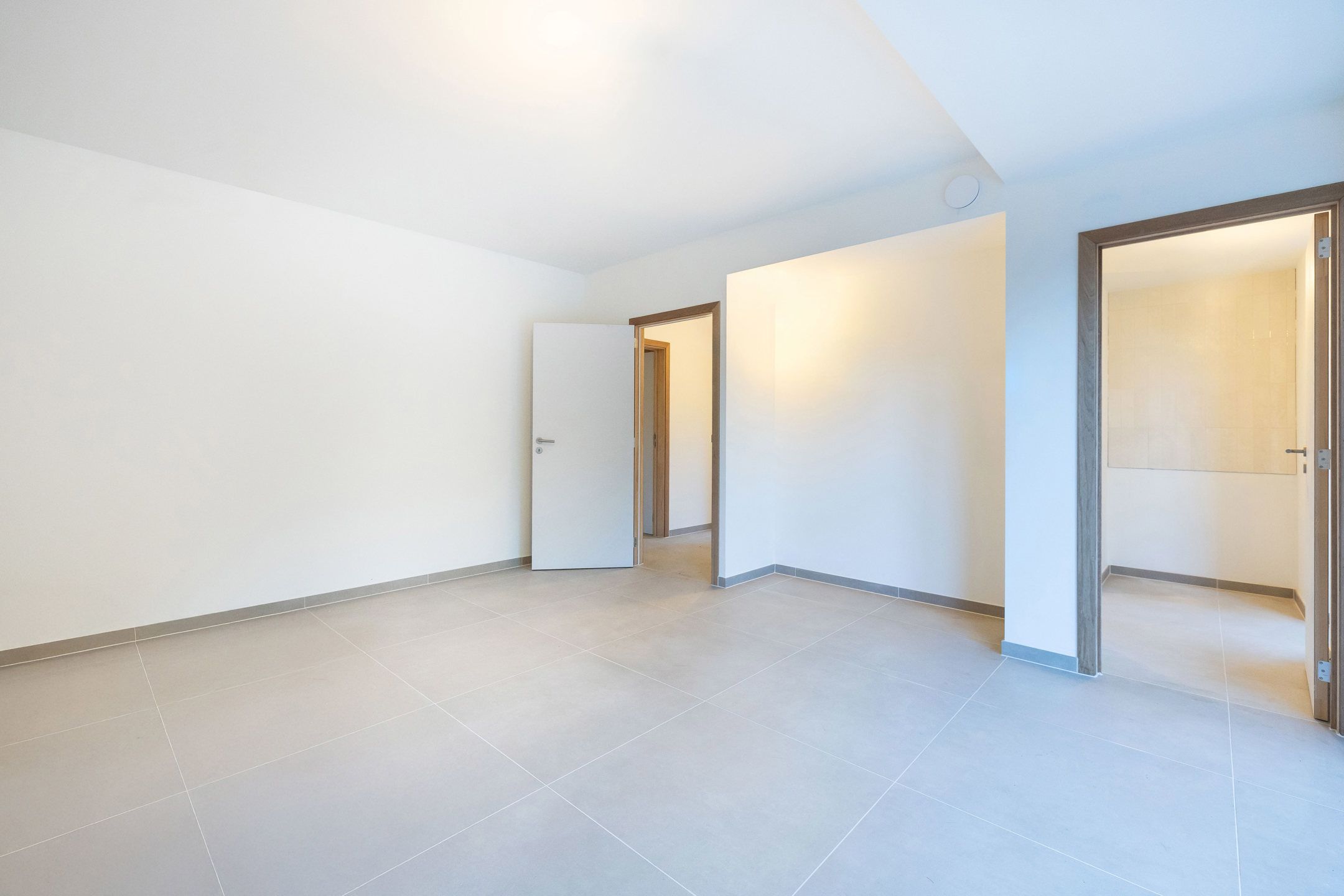 Een gezellige ruimt in het hart van Neder-Over-Heembeek! foto 10