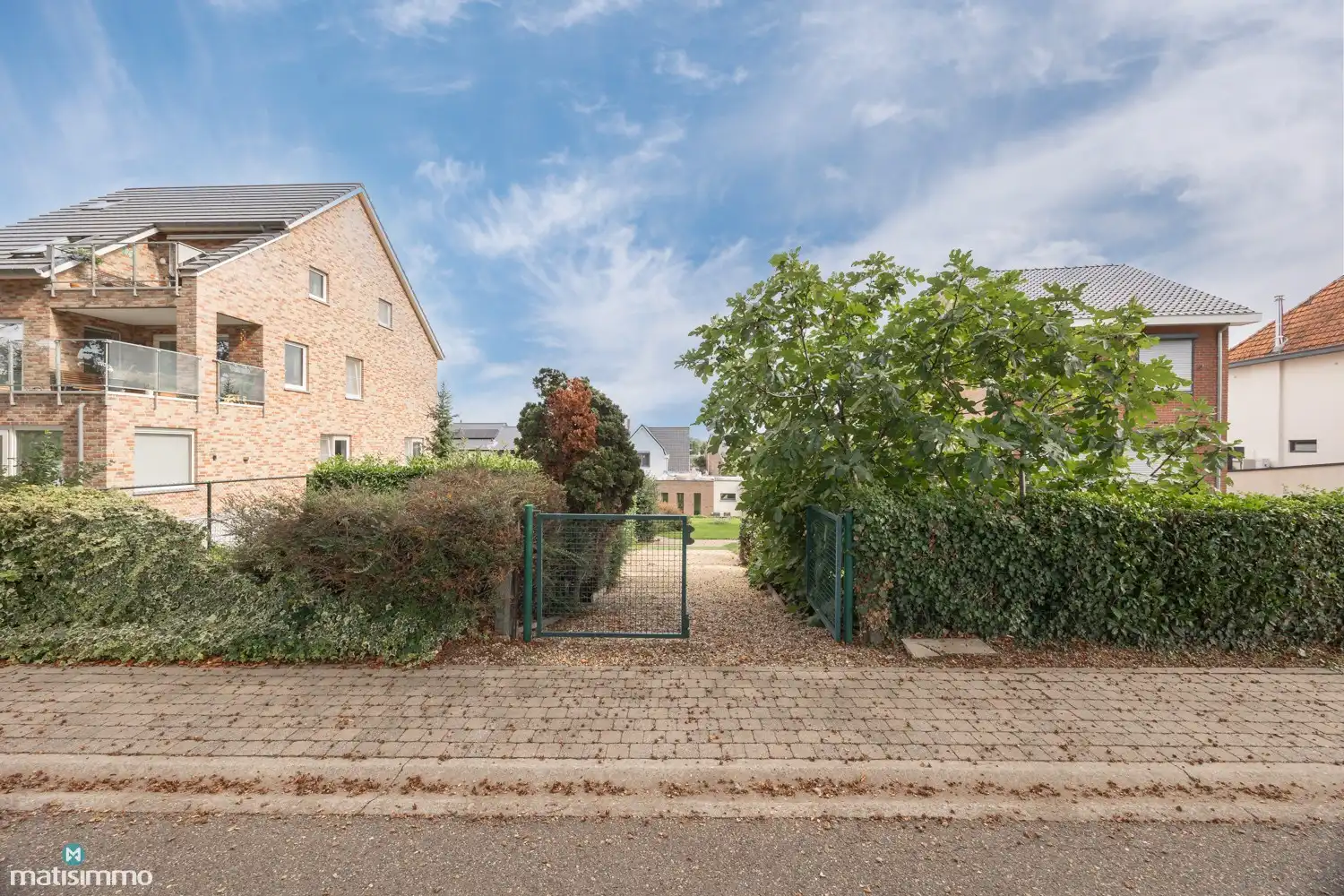 INSTAPKLAAR GERENOVEERDE WONING MET 3 SLAAPKAMERS, GARAGE, CARPORT EN PRACHTIGE TUIN NABIJ HET KANAAL EN DE MAAS IN LANAKEN foto 42