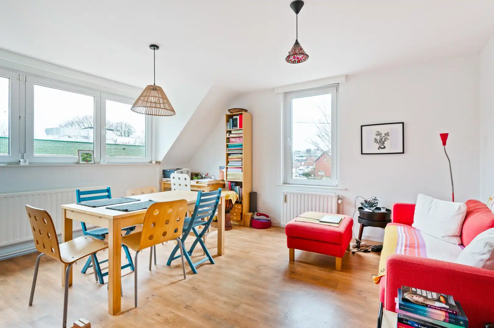 Instapklaar appartement in het levendige hart van Brasschaat foto {{pictureIndex}}