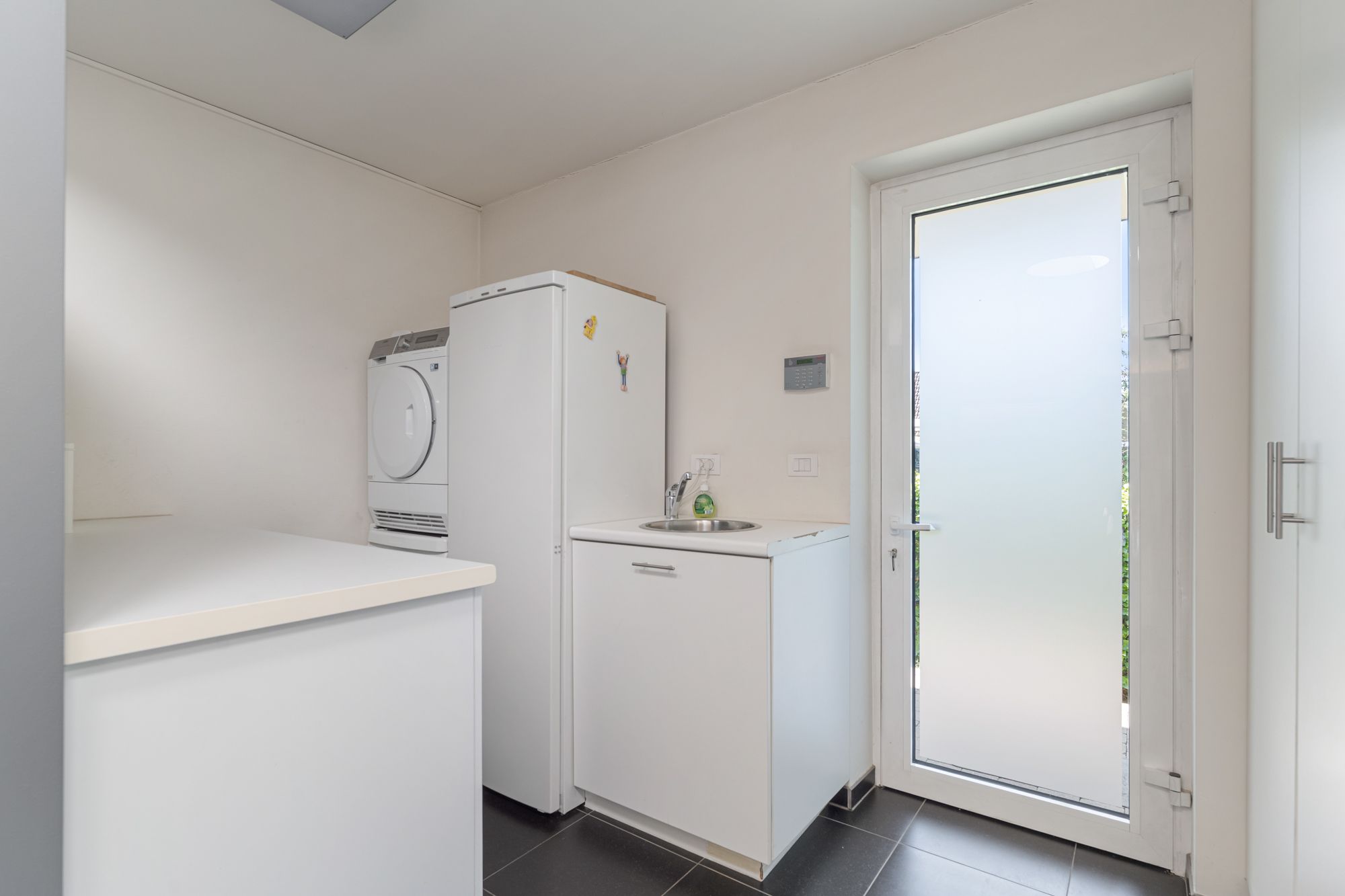 Exclusieve villa met tijdloze klasse, zwemvijver en zicht op groen te Hasselt ! foto 19