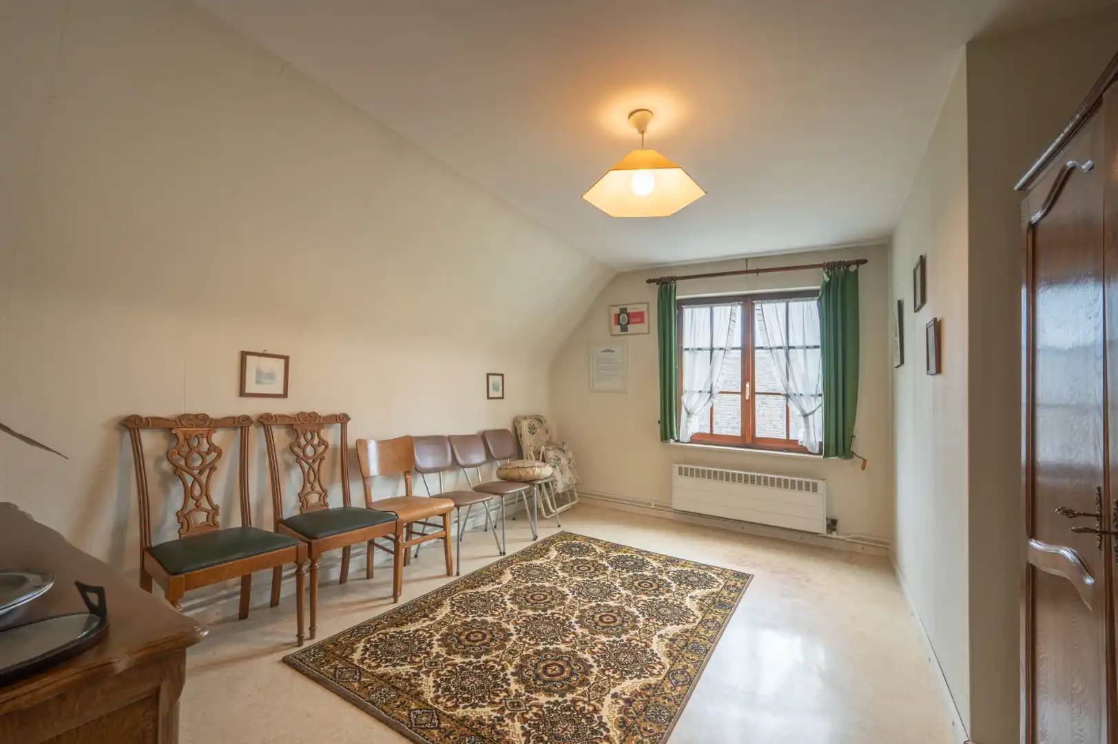 Ruime gezinswoning met 5 slaapkamers op rustige ligging in Sint-Andries foto 9