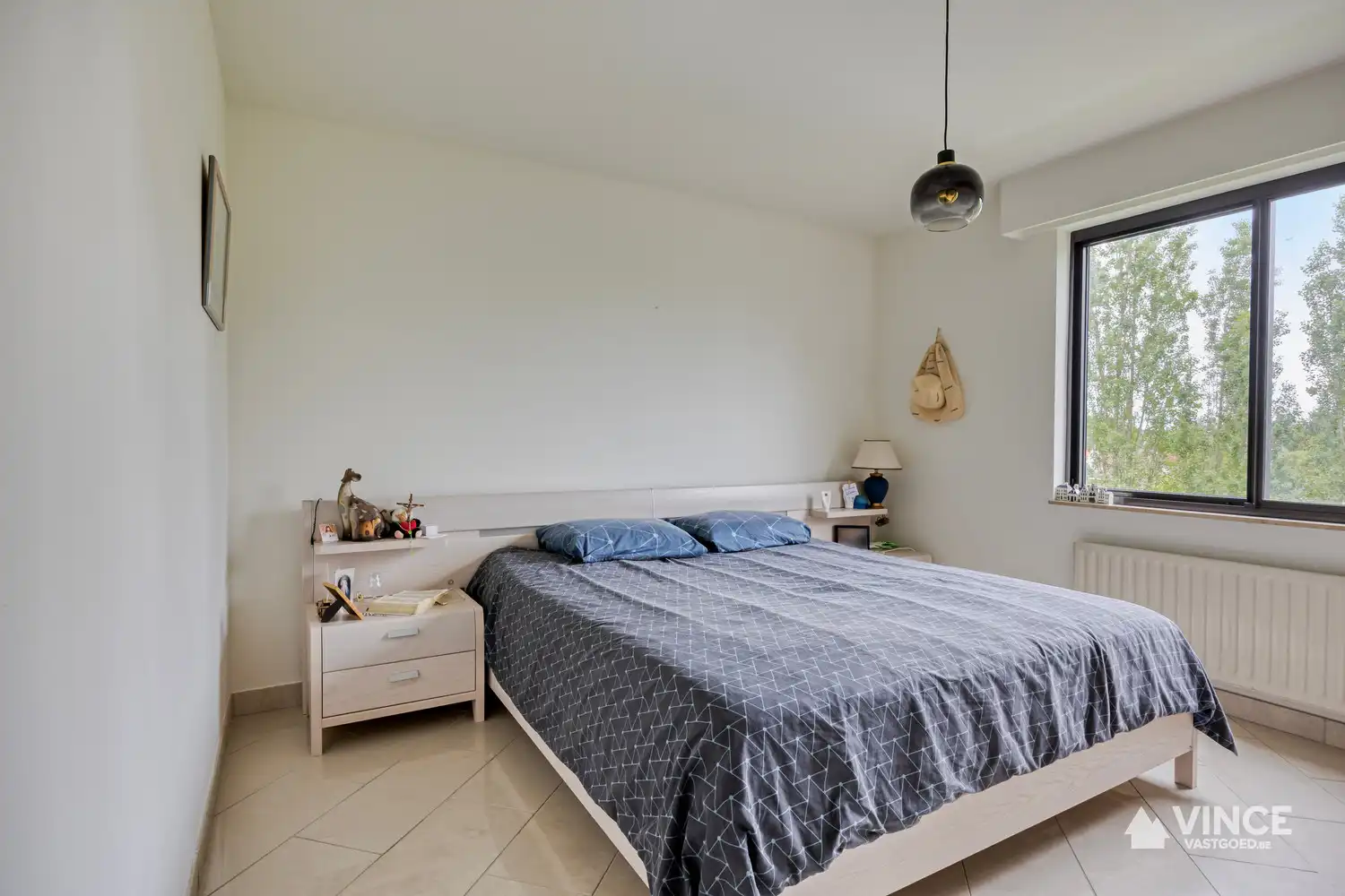 Instapklaar appartement met terras op toplocatie in Ekeren foto 9