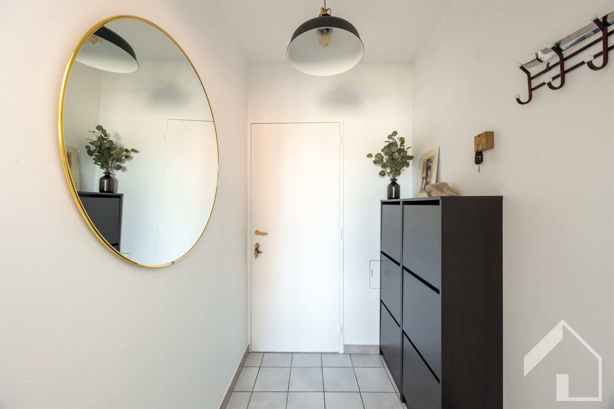 Appartement met 3 slaapkamers! foto 2