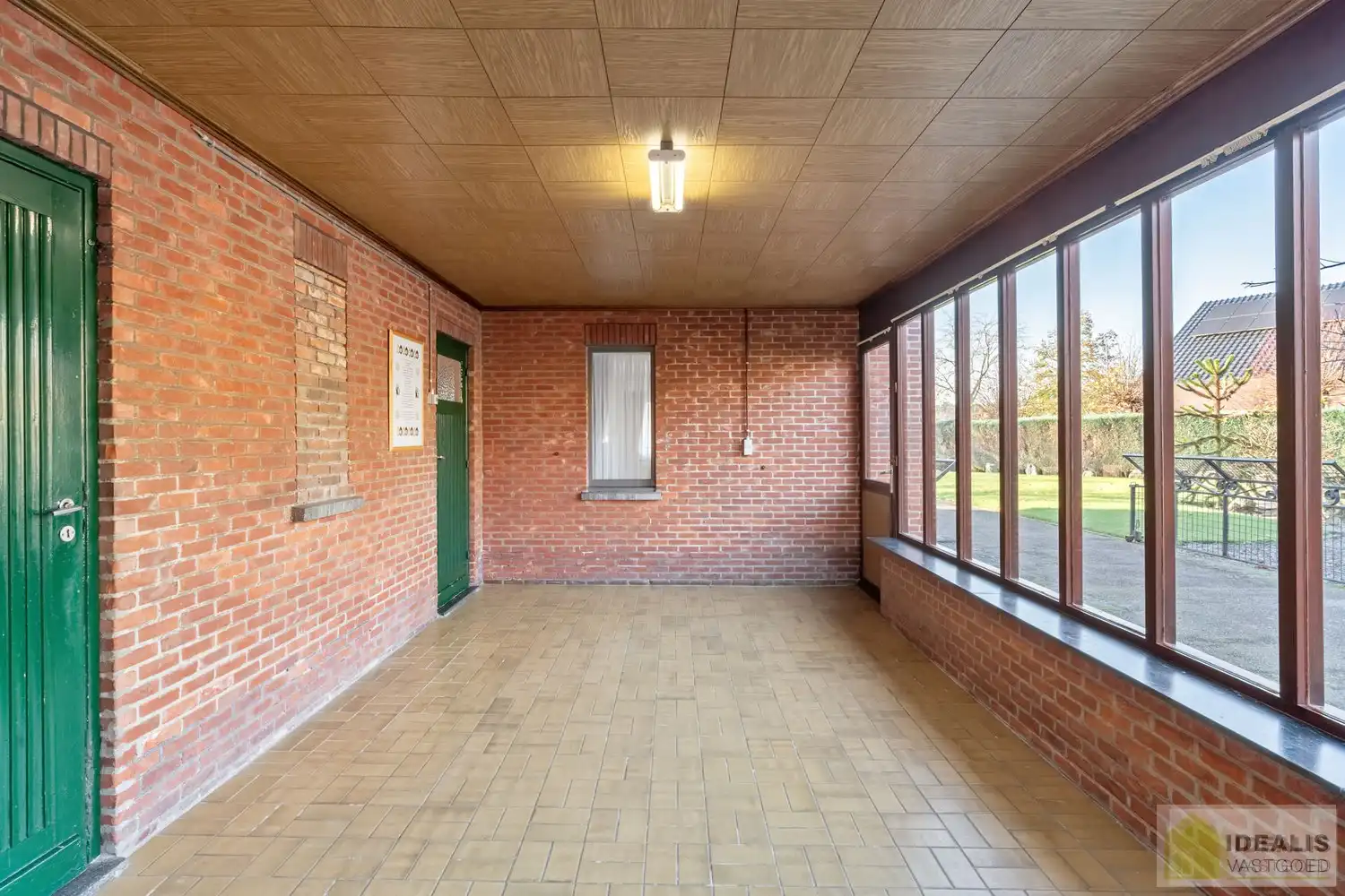 TE RENOVEREN WONING NABIJ HET CENTRUM VAN WIJCHMAAL, PEER OP EEN PERCEEL VAN  MAAR LIEFST 12A 5CA – DE WONING OMVAT EEN OPEN LEEFRUIMTE MET VEEL LICHTINVAL, KEUKEN MET AANSLUITEND EETKAMER, 3 SLAAPKAMERS, BADKAMER, VERANDA EN TWEE RUIME OPSLAGRUIMTES/WERKPLAATSEN – Een praktisch ingedeelde woning op een ruim perceel nabij het centrum van Peer! Dé perfecte zet voor zij die op zoek zijn naar een te renoveren woning met veel mogelijkheden op een rustige locatie in Wijchmaal, Peer! foto 19