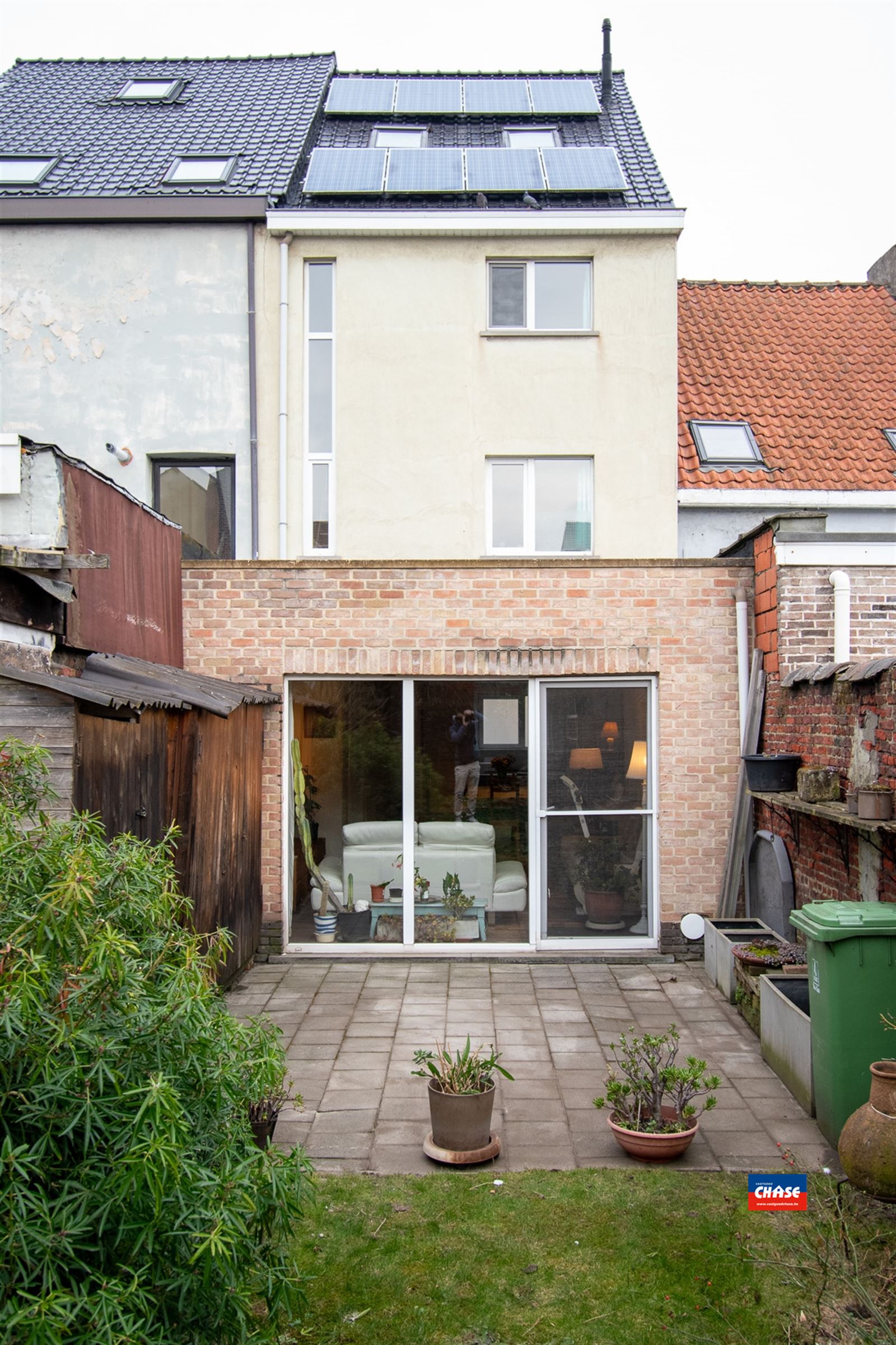 Rijwoning met drie slaapkamers en tuin foto 12