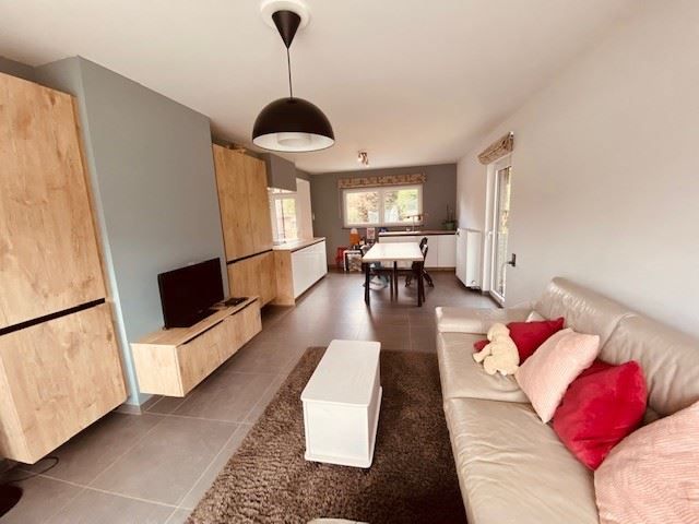Gezellige halfopen woning met grote tuin foto 5