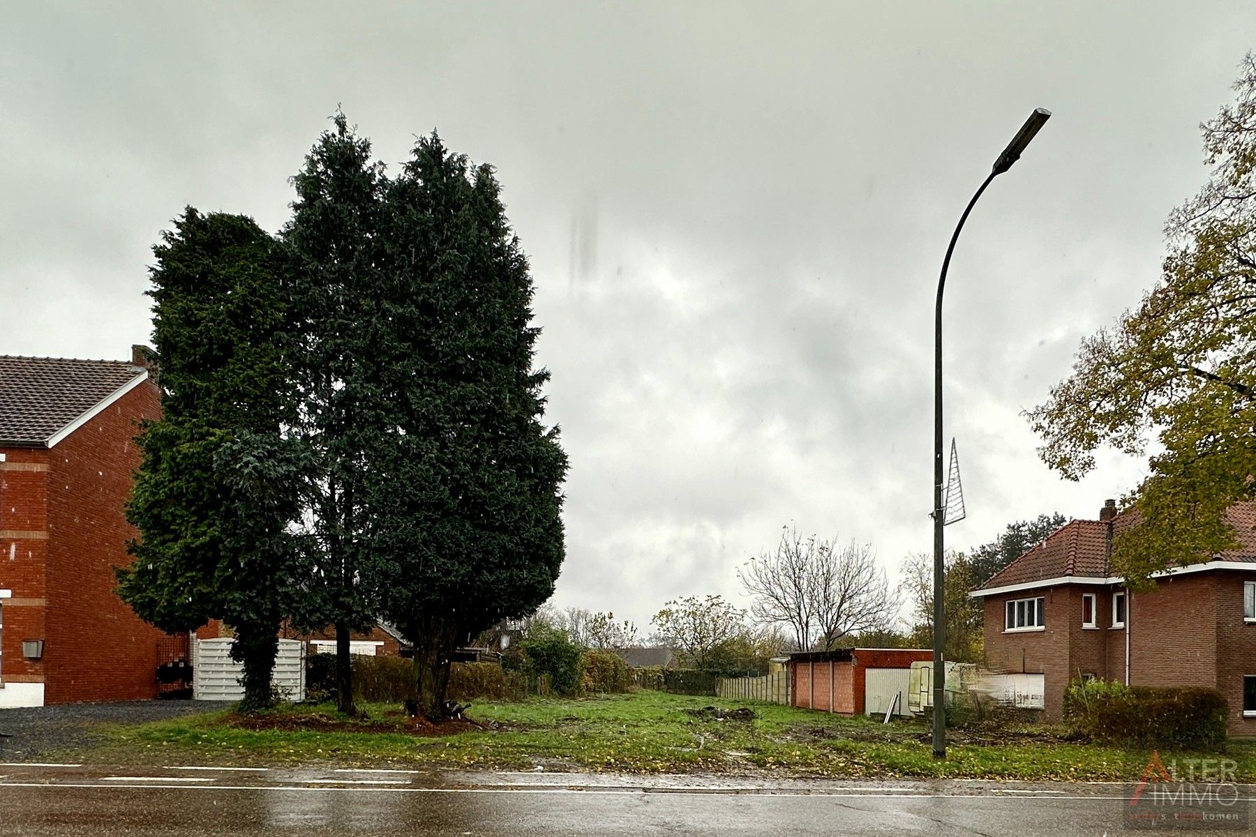 Goed gelegen bouwgrond (OB) evt.geschikt voor appartementsbouw, 7a25ca, straatbreedte 20,36m diepte perceel ca. 60m foto 3
