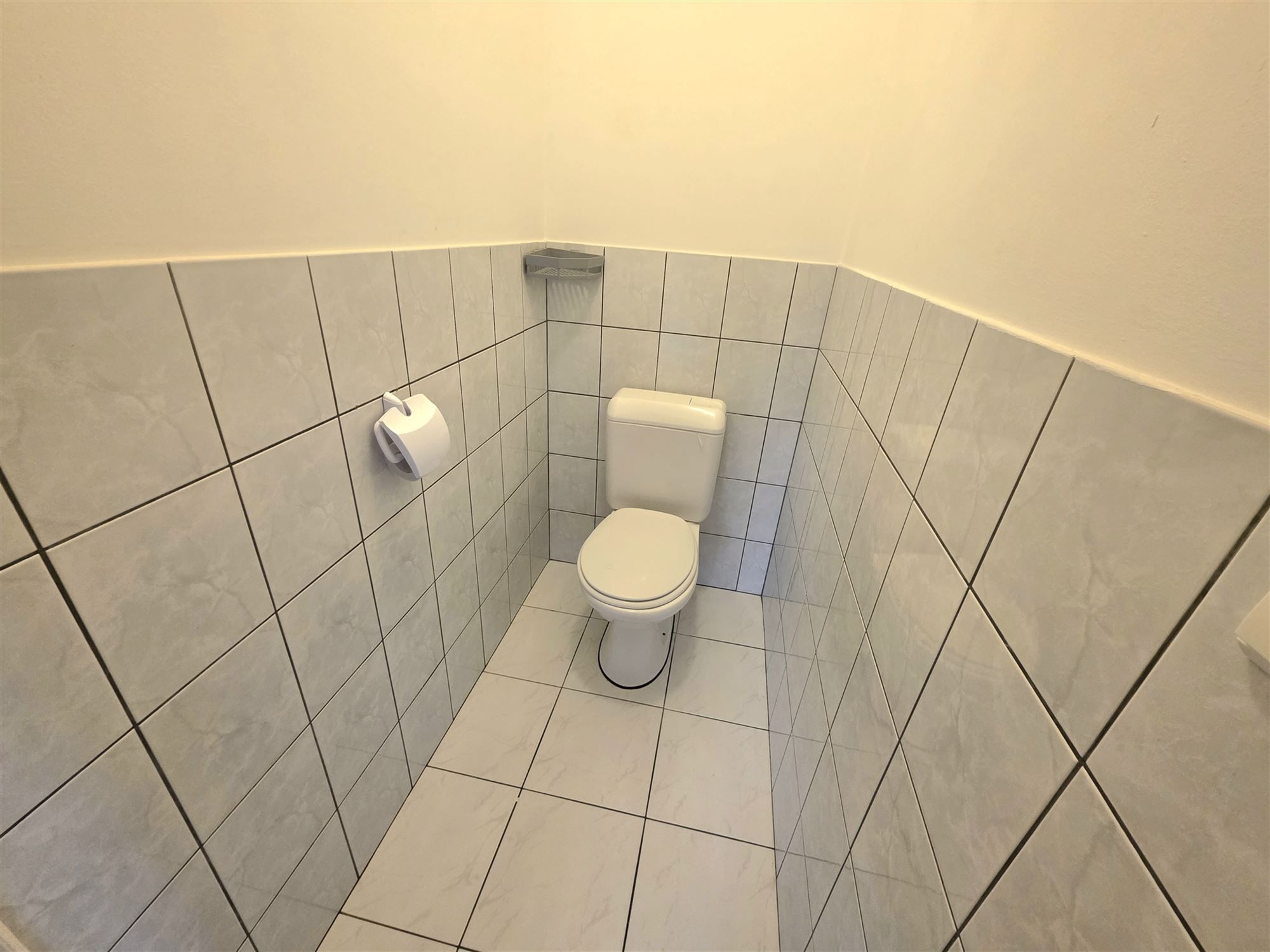 Instapklaar appartement met 2 slpks en garage in centrum  foto 7